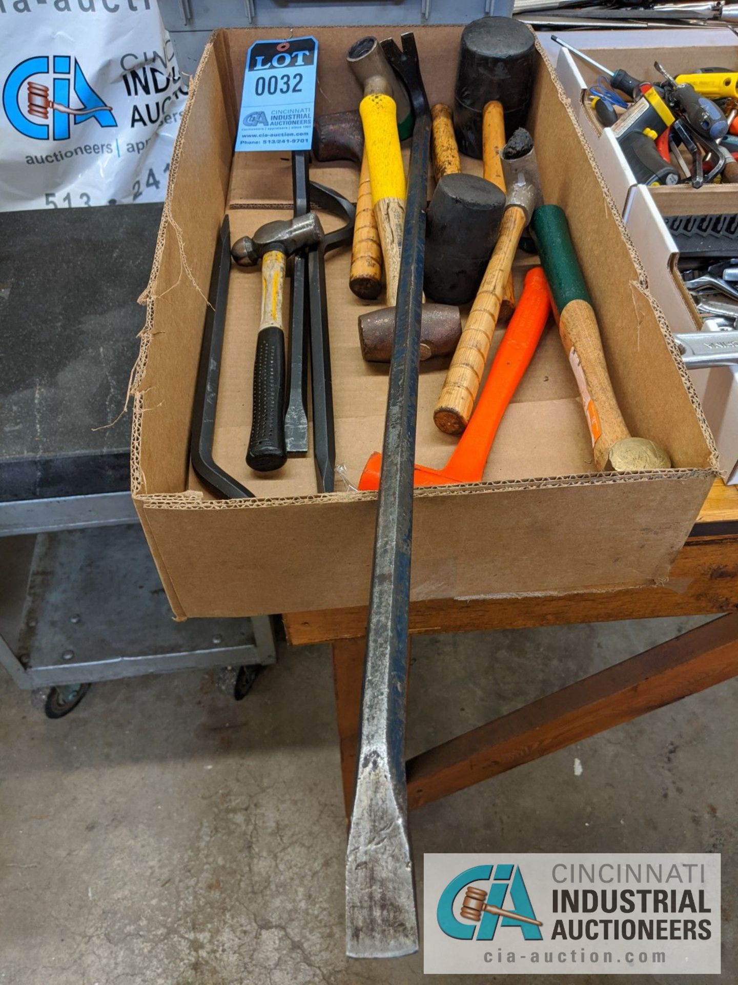 (LOT) HAMMERS, MALLETS, PRY BARS