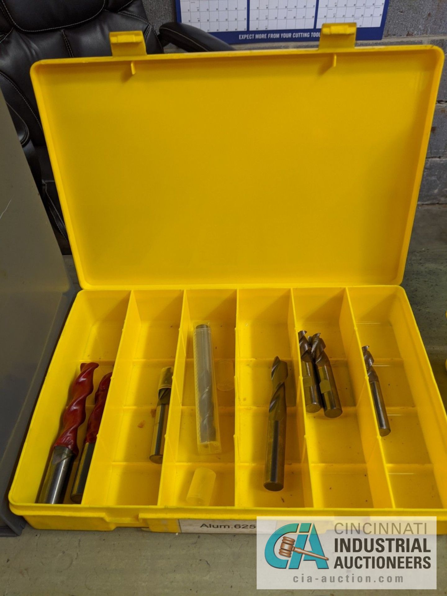 PLASTIC DRAWER INDEX WITH CARBIDE END MILLS - Image 6 of 7