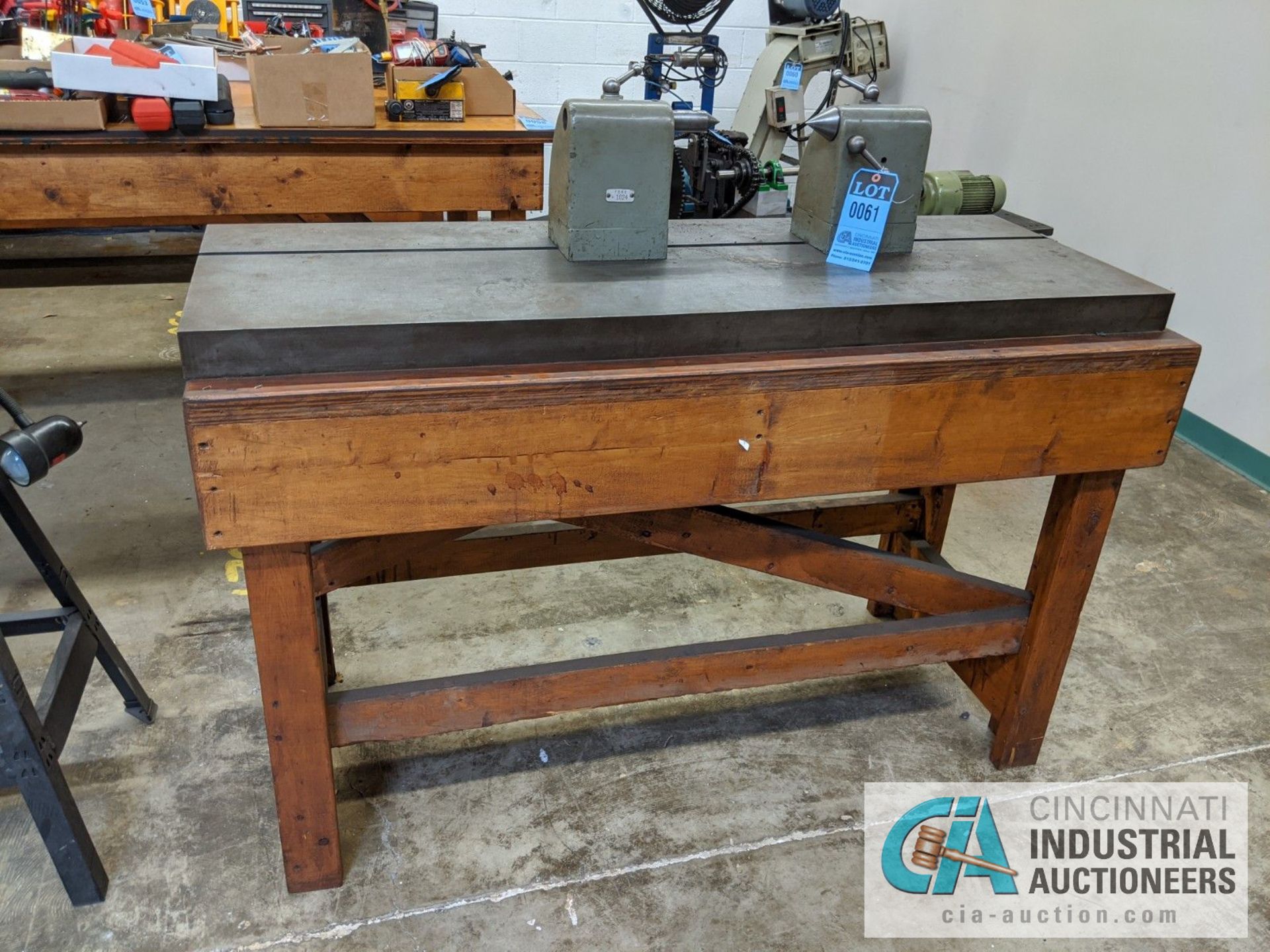 FERE BENCH CENTER ON 20-1/2" X 59" T-SLOTTED TABLE WITH STAND