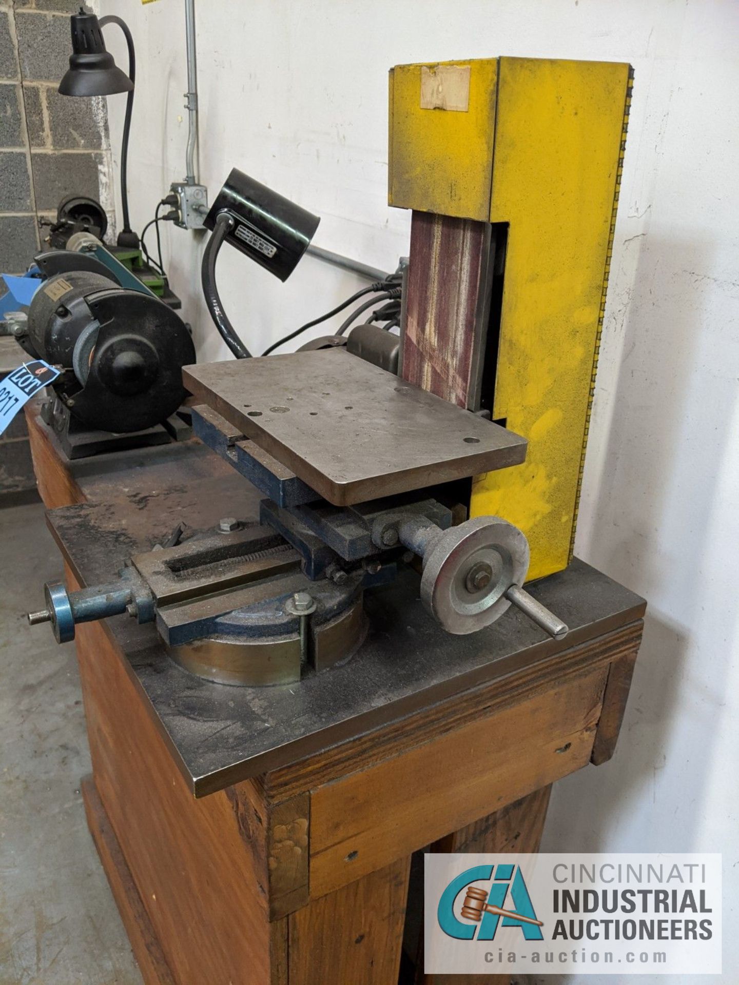 (LOT) CENTRAL MACHINERY DE GRINDER AND 6" BELT SANDER ON BENCH - Image 3 of 4