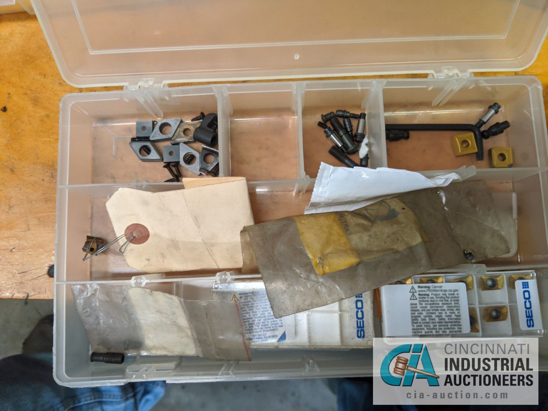 (LOT) CARBIDE INSERTS IN BOX AND (2) INDEXES - Image 5 of 9