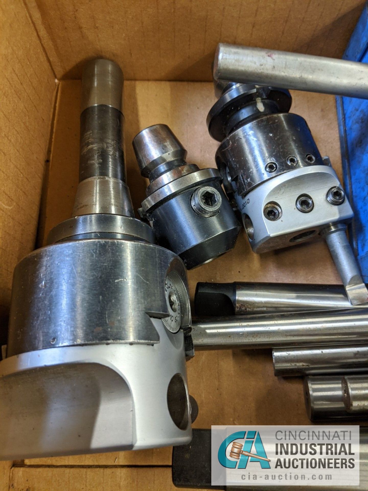 (LOT) BOX OF TOOLING; REAMERS, DRILL CHUCKS, LIVE CENTERS, ADJUSTABLE BORING HEADS - Image 3 of 4