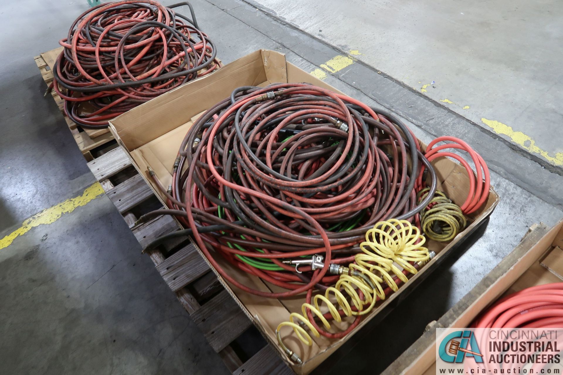 (LOT) (3) SKIDS MISCELLANEOUS AIR HOSE - Image 3 of 4