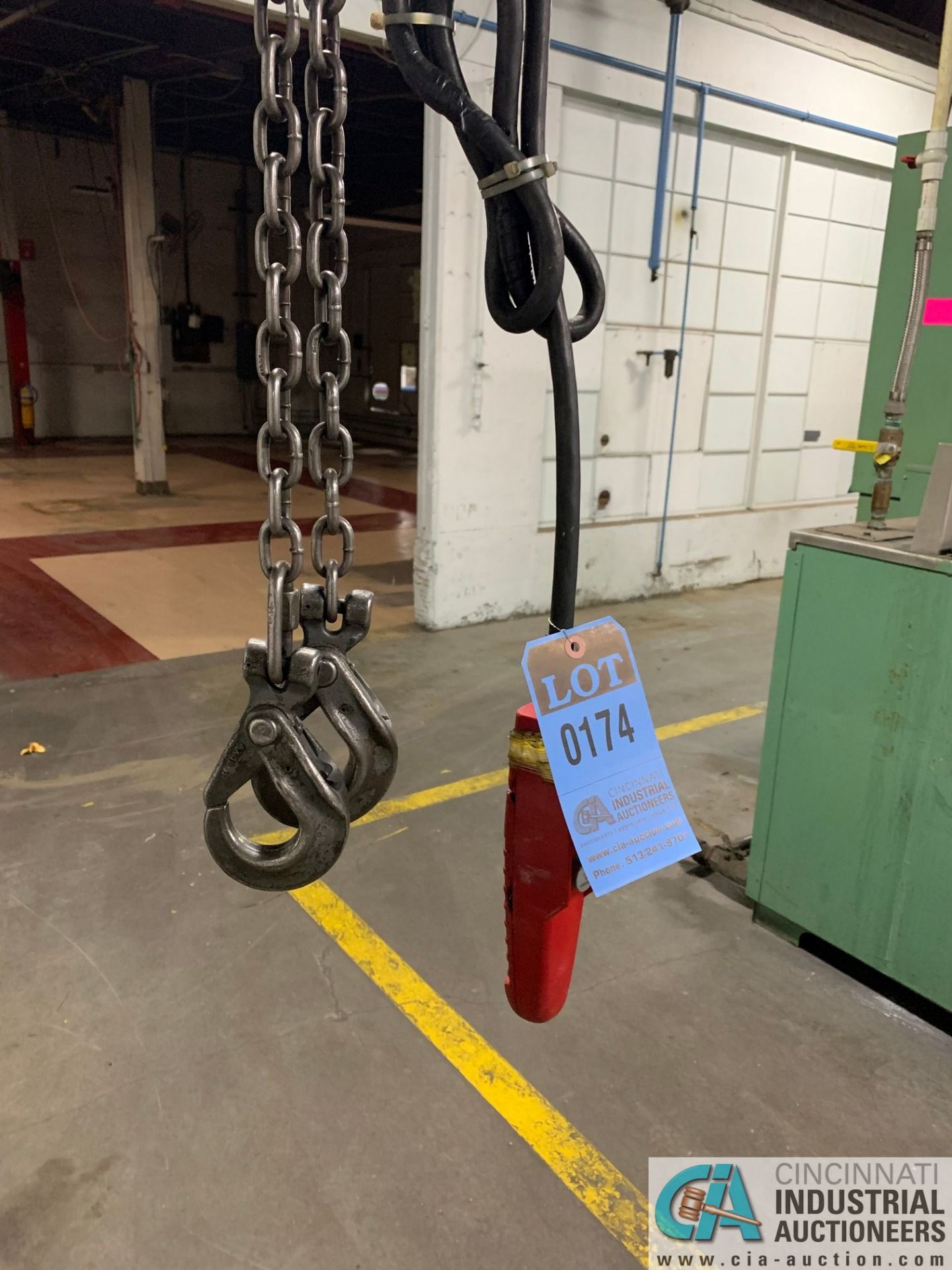 1/2 HP DAYTON PENDANT CONTROL CHAIN HOIST WITH TROLLEY - Image 2 of 3