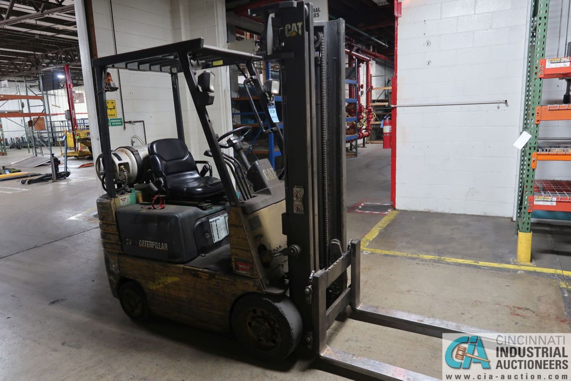 3,000 LB. CAPACITY CATERPILLAR MODEL GC15 LP GAS SOLID TIRE LIFT TRUCK; S/N 2EM00645, SIDE SHIFT, - Image 3 of 15