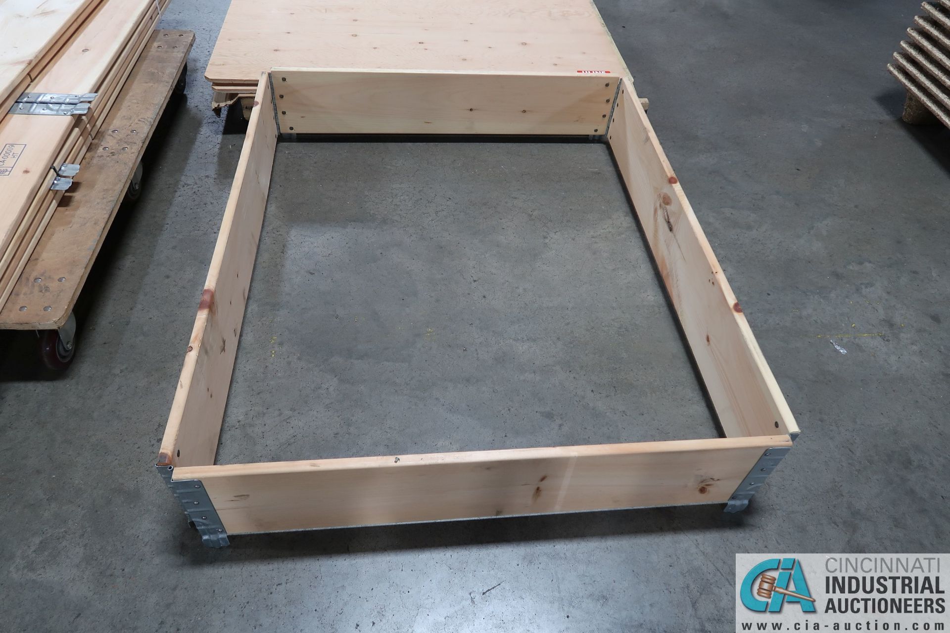 48" X 40" X 8" DEEP ULINE MODEL S-18394 PALLET COLLARS WITH (2) ULINE PALLET COLLAR LIDS - Image 2 of 3