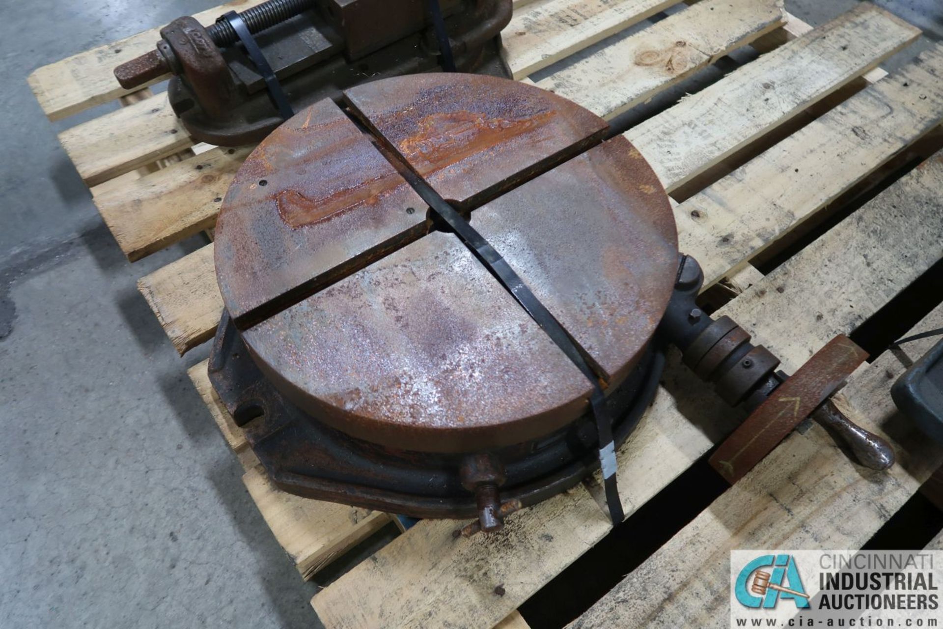 (LOT) 15" TROYKE MODEL BH-15 ROTARY TABLE WTIH 8" AND 6" SWIVEL BASE VISES - Image 2 of 4