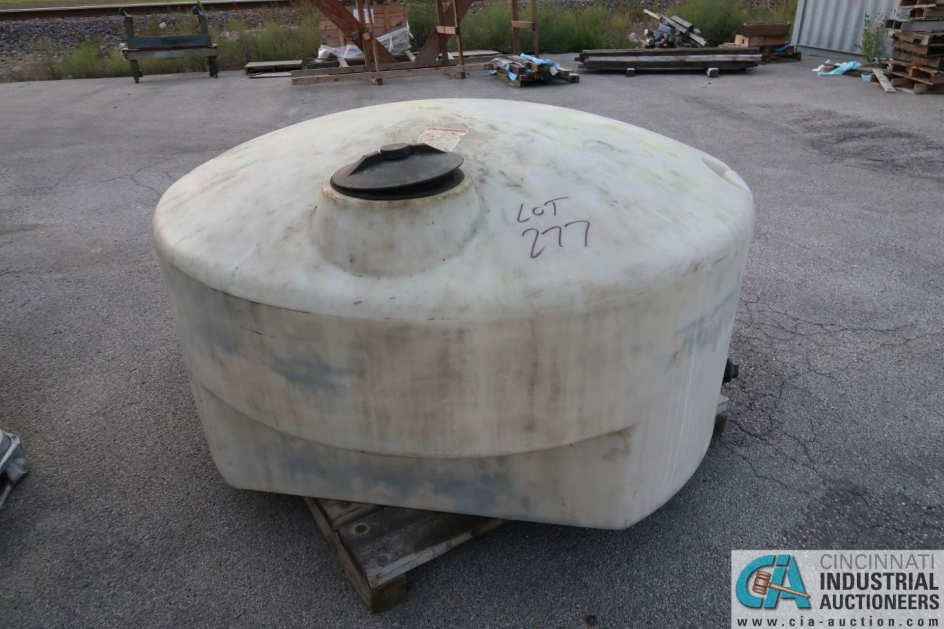 VARIOUS SIZE PLASTIC WASTE OIL TANKS - Image 2 of 6