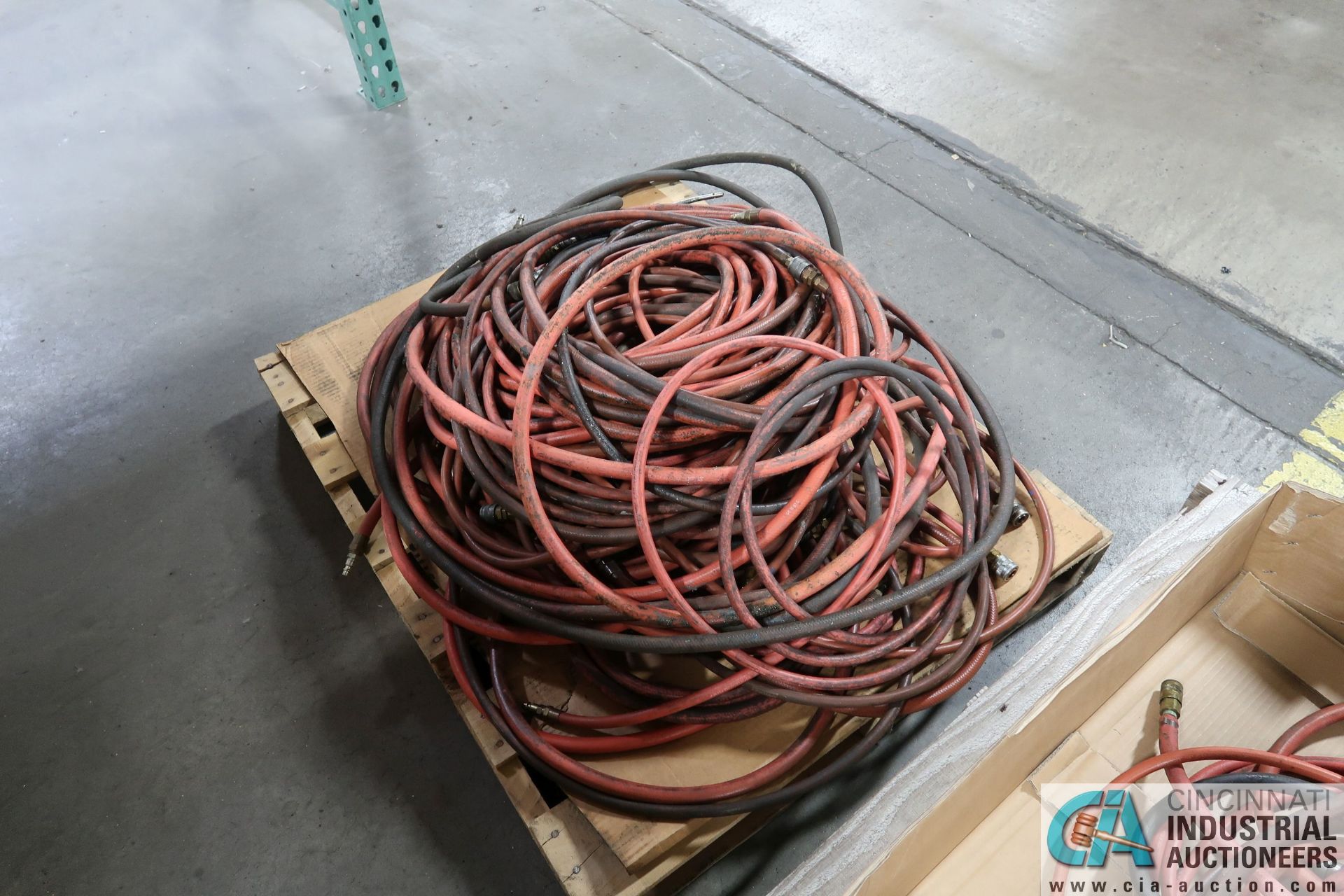 (LOT) (3) SKIDS MISCELLANEOUS AIR HOSE - Image 4 of 4