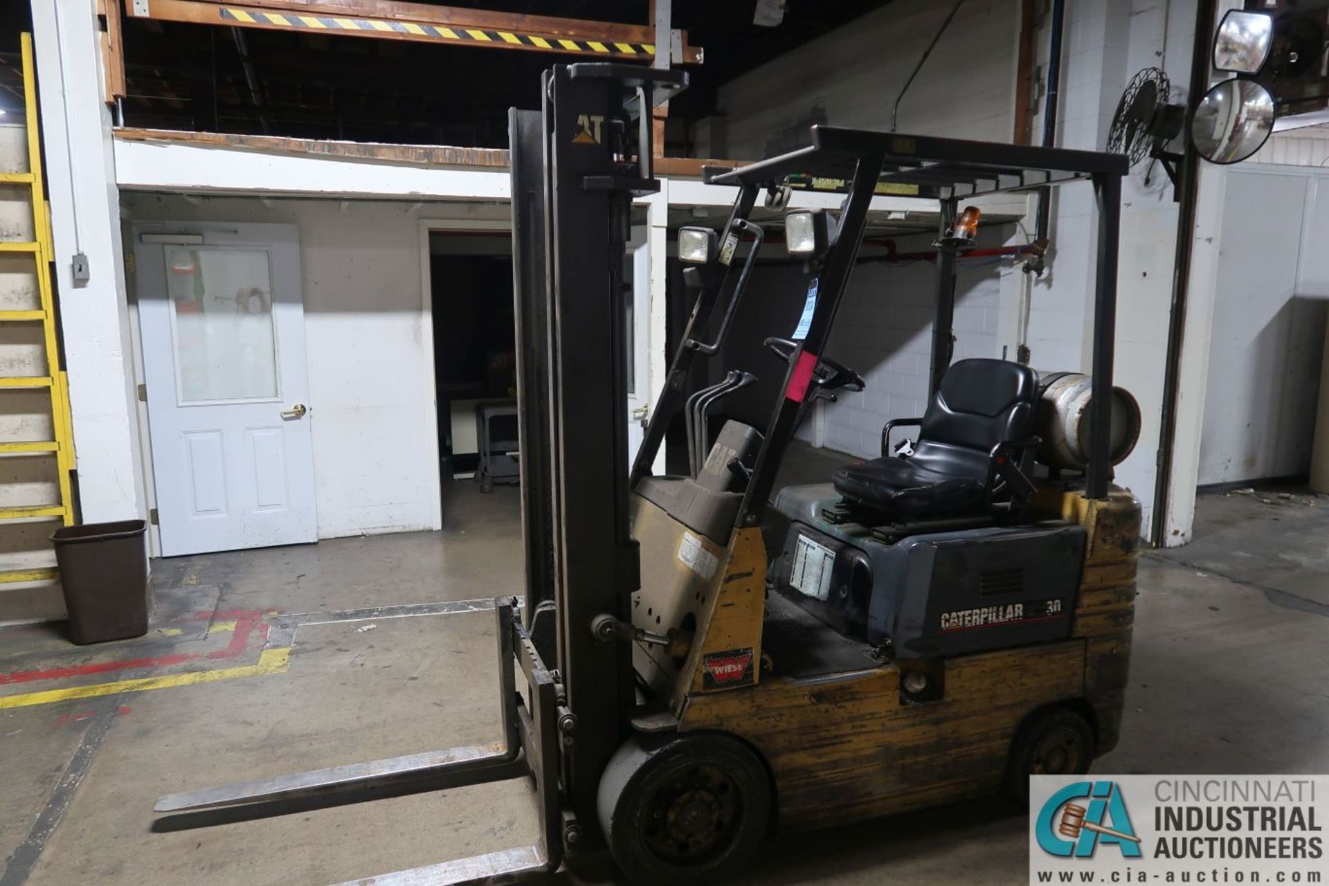 3,000 LB. CAPACITY CATERPILLAR MODEL GC15 LP GAS SOLID TIRE LIFT TRUCK; S/N 2EM00645, SIDE SHIFT, - Image 2 of 15