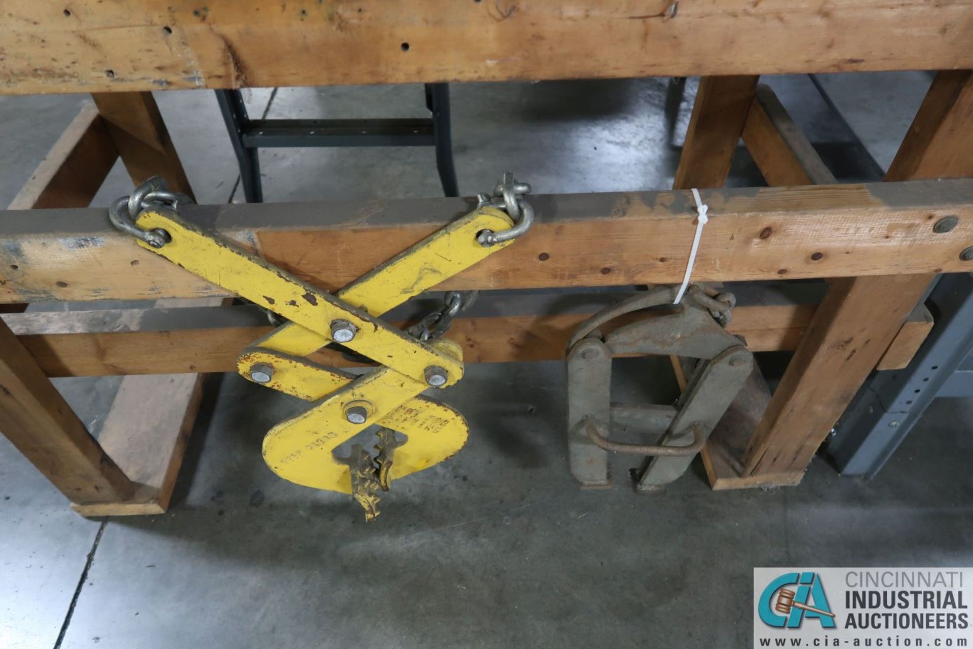 (LOT) PIPE WRENCH, BOLT CUTTERS, CRIMPERS, PIPE CUTTERS AND PALLET PULLERS - Image 4 of 4