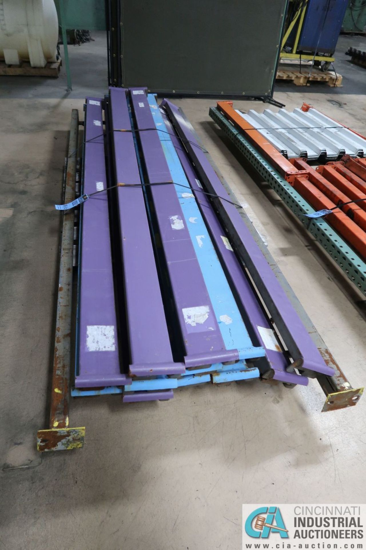 4-1/2" FACE X 9' PALLET RACK BEAMS WITH (1) UPRIGHT