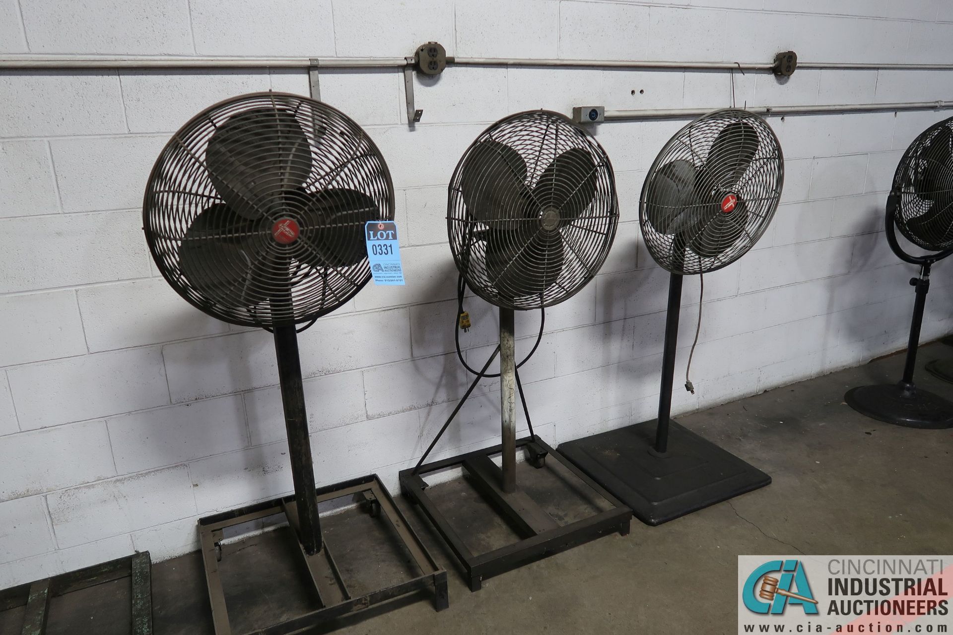 20" INDUSTRIAL DUTY PEDESTAL AIR CIRCULATORS