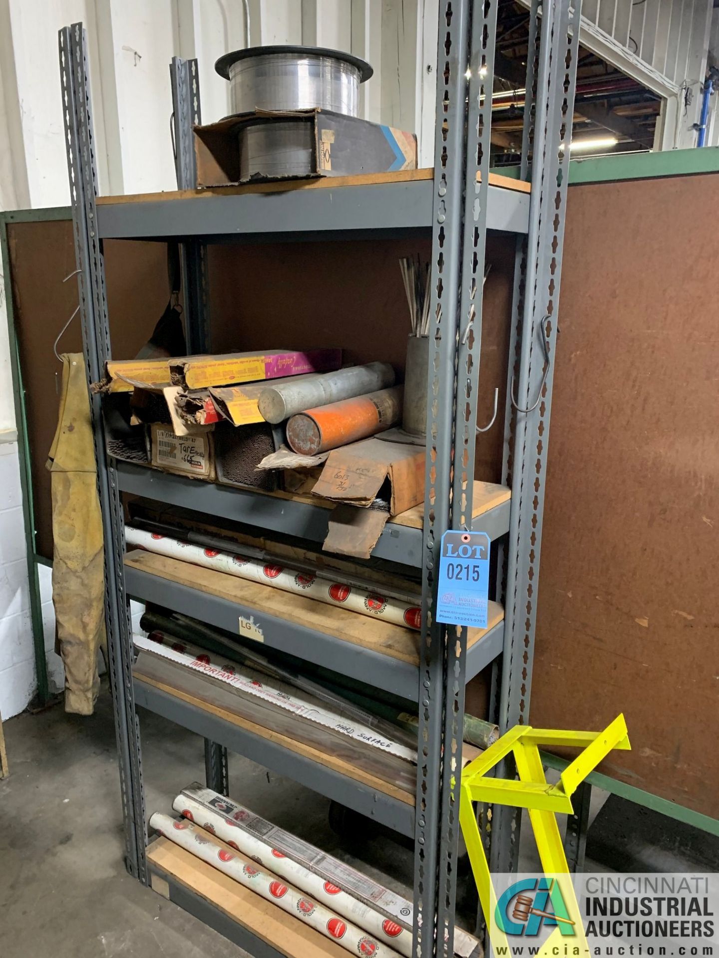 (LOT) SHELF, WITH WELDING WIRE AND ROD