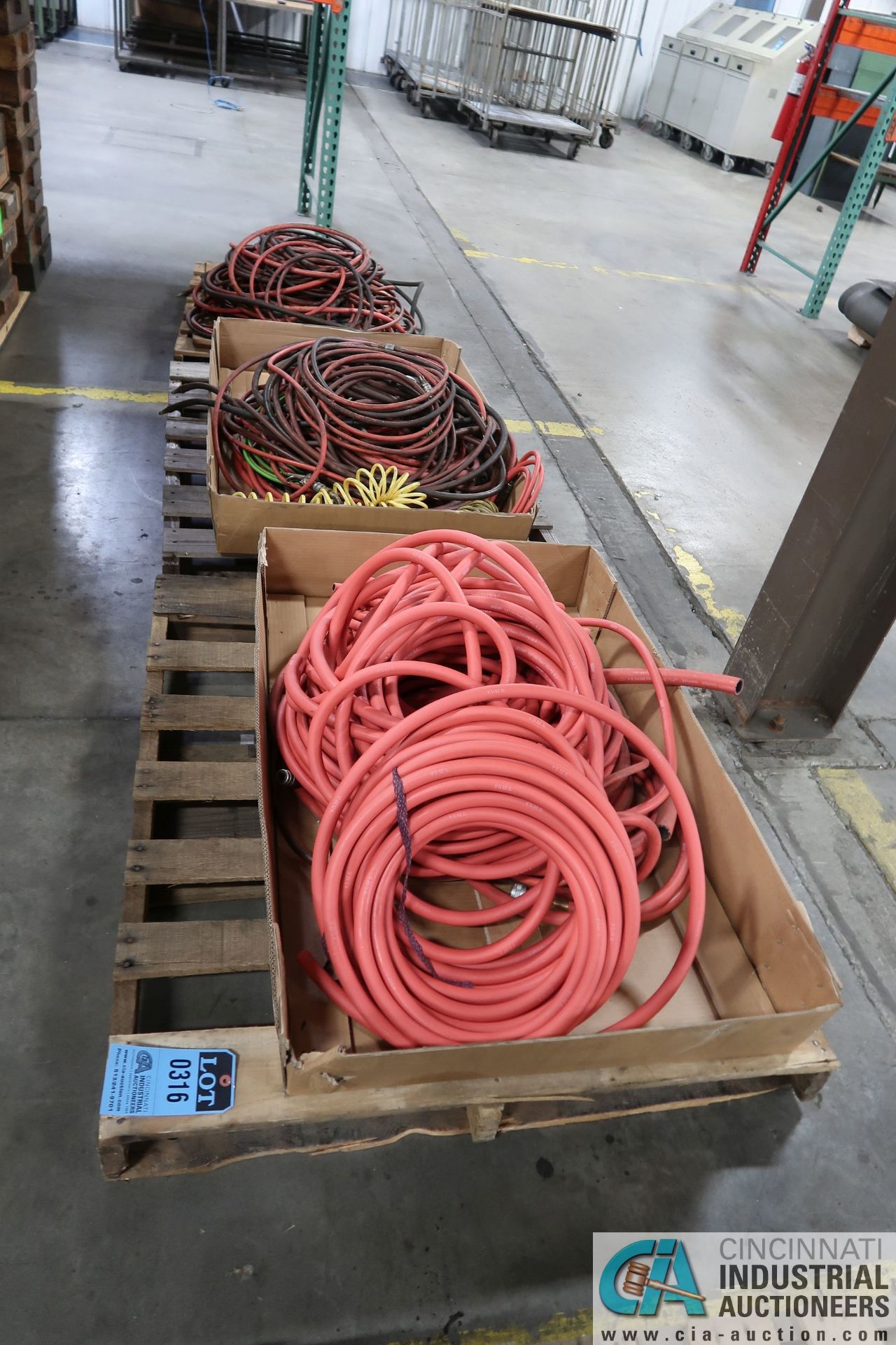 (LOT) (3) SKIDS MISCELLANEOUS AIR HOSE