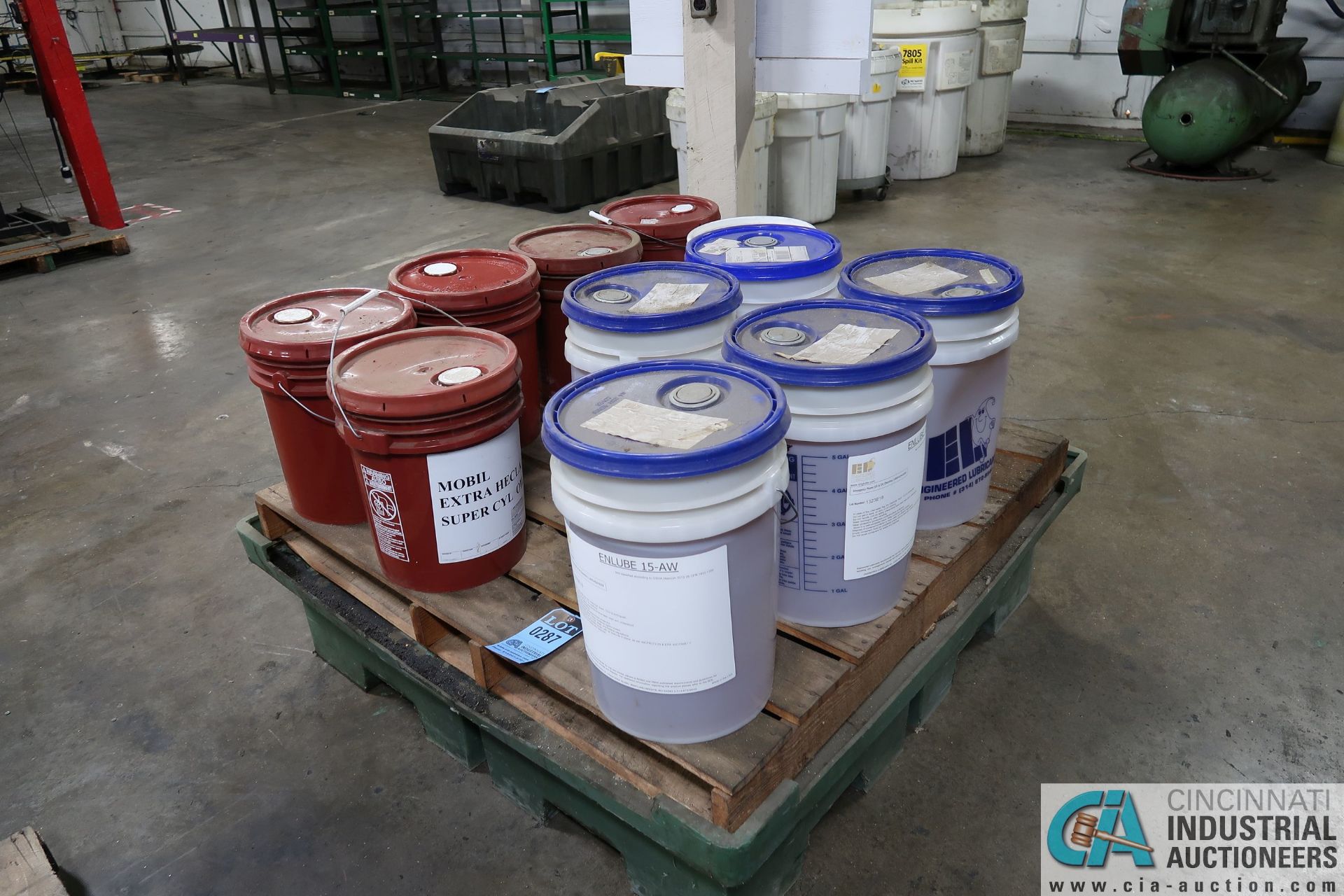 (LOT) (5) FIVE-GALLON BUCKETS ENLUBE 15-AW, (5) FIVE-GALLON BUCKETS MOBIL MISC TYPE HYDRAULIC