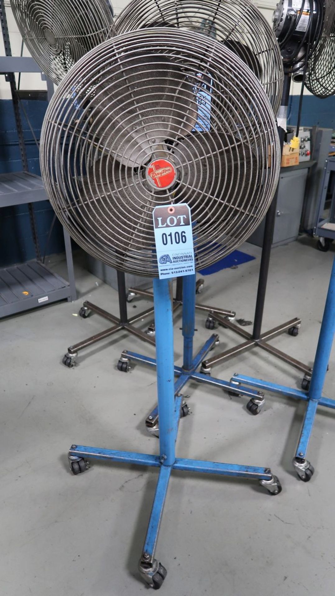 18" PEDESTAL AIR CIRCULATOR