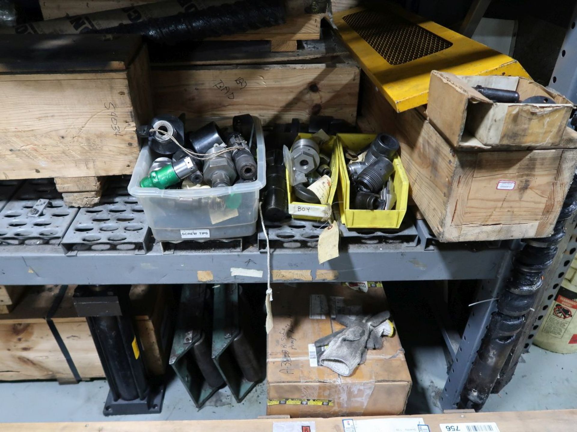 (LOT) PLASTIC INJECTION MOLDING MACHINE BARRELS & SCREWS - Image 5 of 10