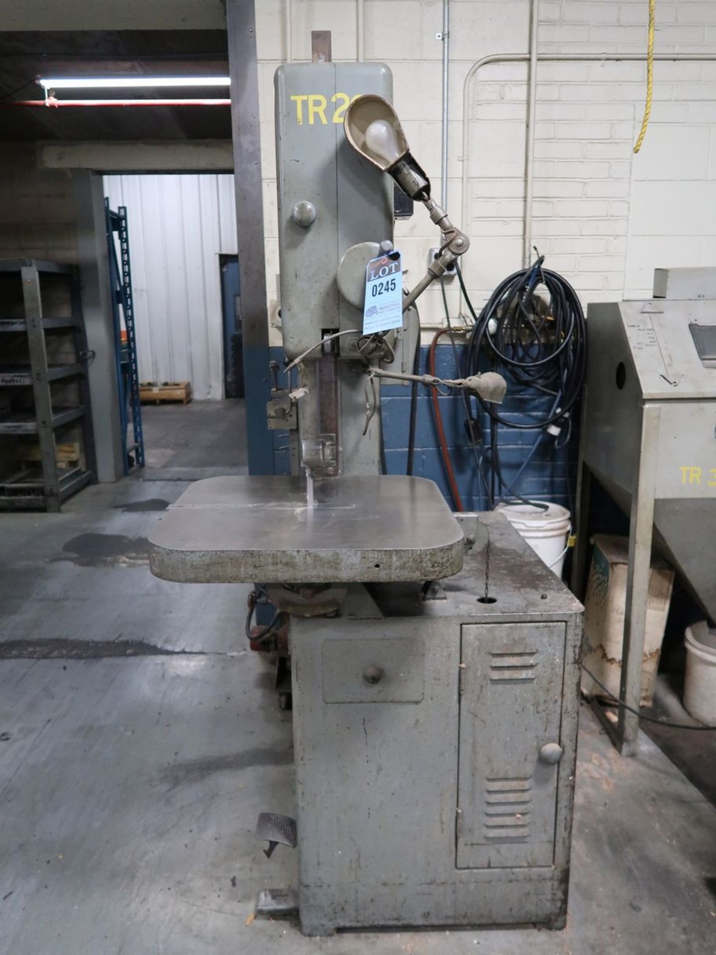 18" GROB NS18 VERTICAL BAND SAW; S/N 83332-TR29, BLADE WELDER - Image 2 of 7