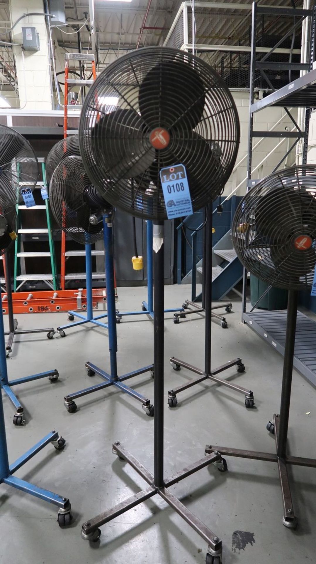 18" PEDESTAL AIR CIRCULATOR