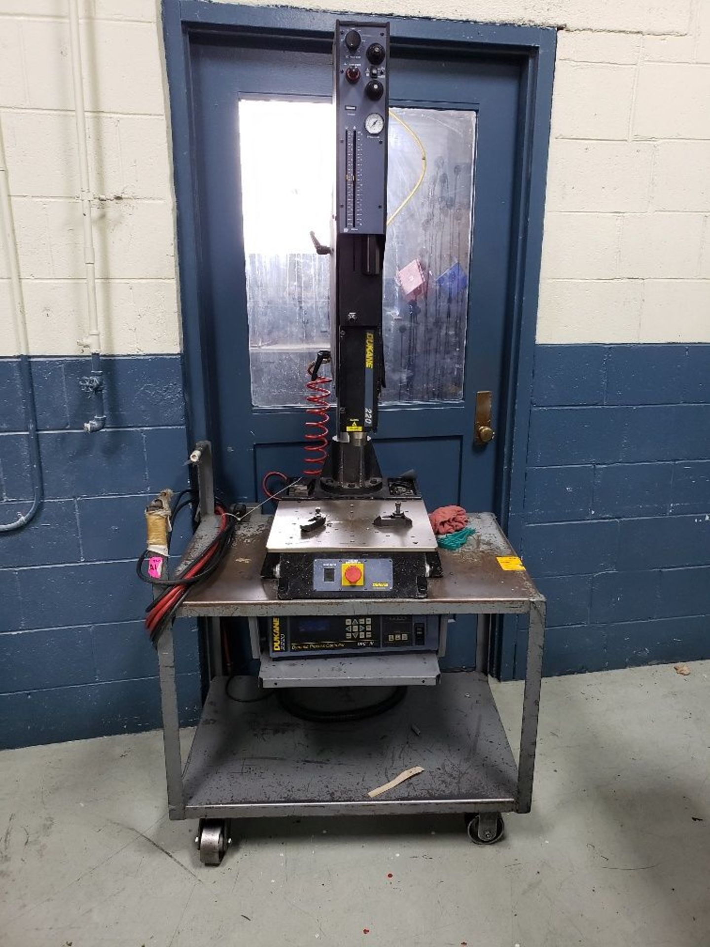 DUKANE MODEL 220 ULTRASONIC WELDER WITH DUKANE 2220 DYNAMIC PROCESS CONTROLLER