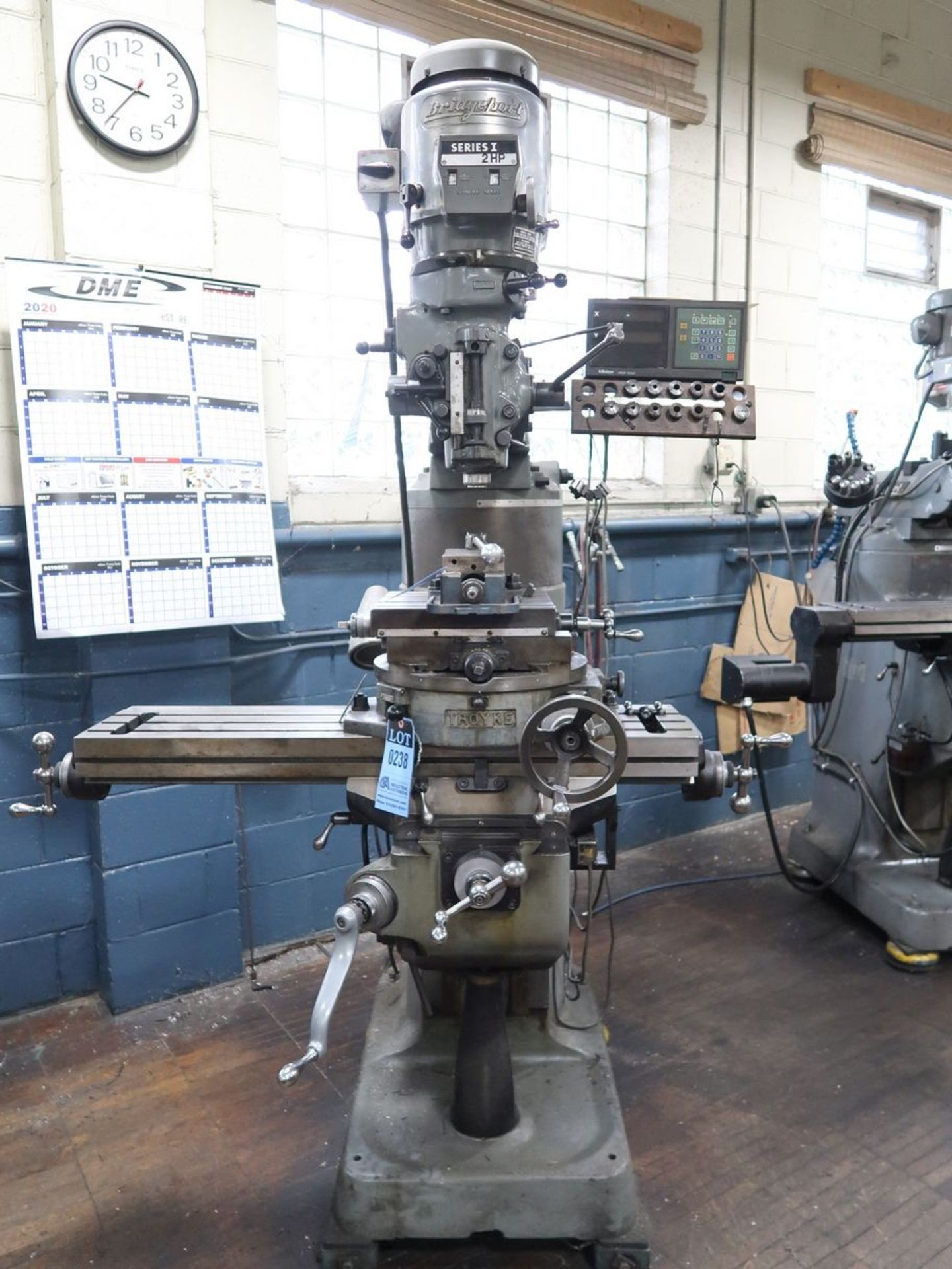 2-HP BRIDGEPORT SERIES I VERTICAL MILLING MACHINE; S/N 241116, W/ MITUTOYO LINEAR AXIS DRO - Image 5 of 8