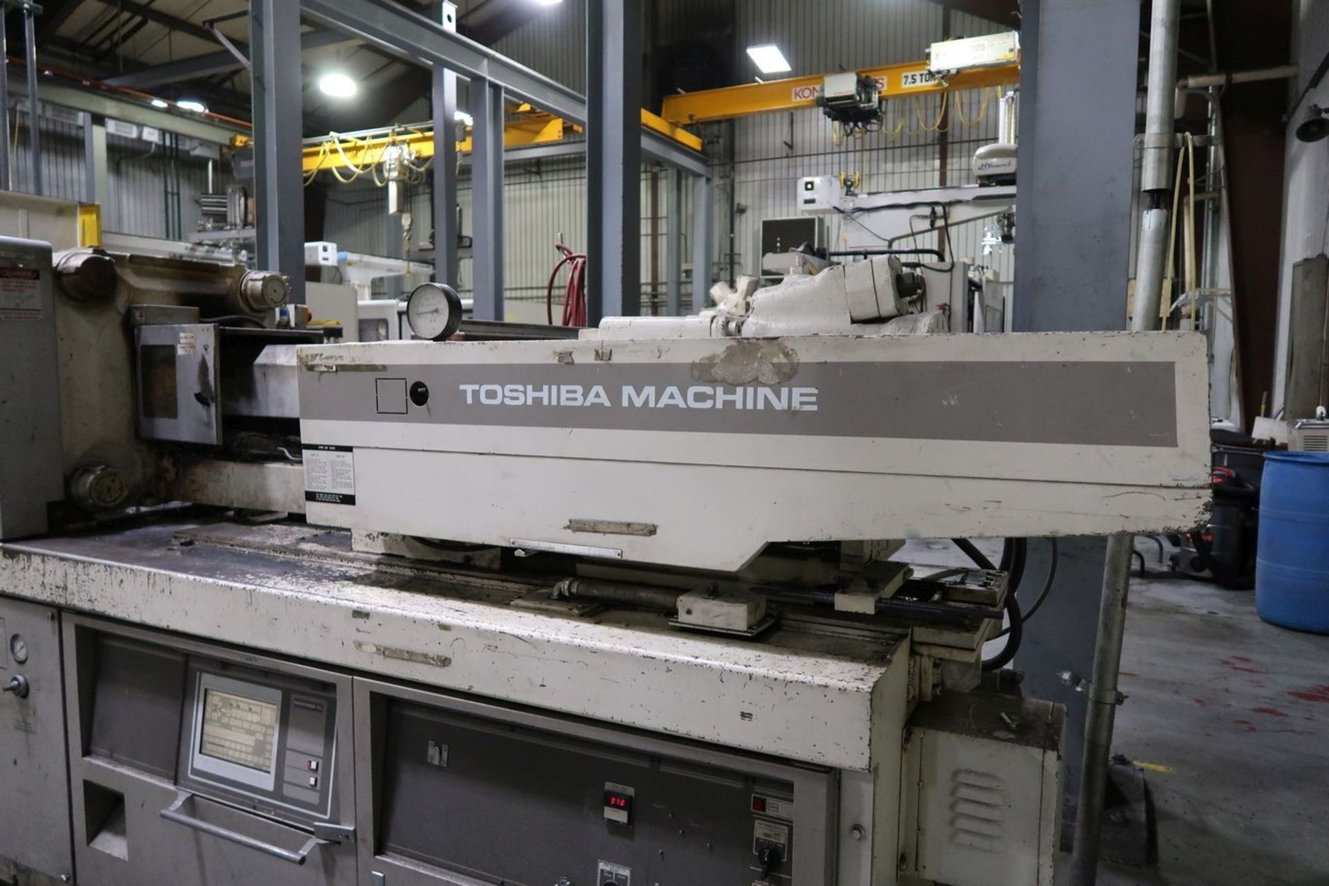 150-TON X 10.2-OZ. TOSHIBA MODEL 1SE150VL-5B PLASTIC INJECTION MOLDING MACHINE (1993) - Image 10 of 16