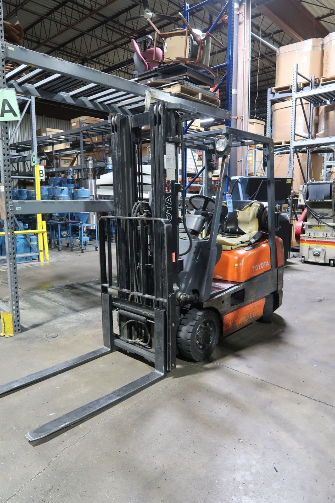 3,500 LB. TOYOTA MODEL 42-6FGCU18 LP GAS SOLID TIRE LIFT TRUCK; S/N 67367, 3-STAGE MAST, 82" MAST