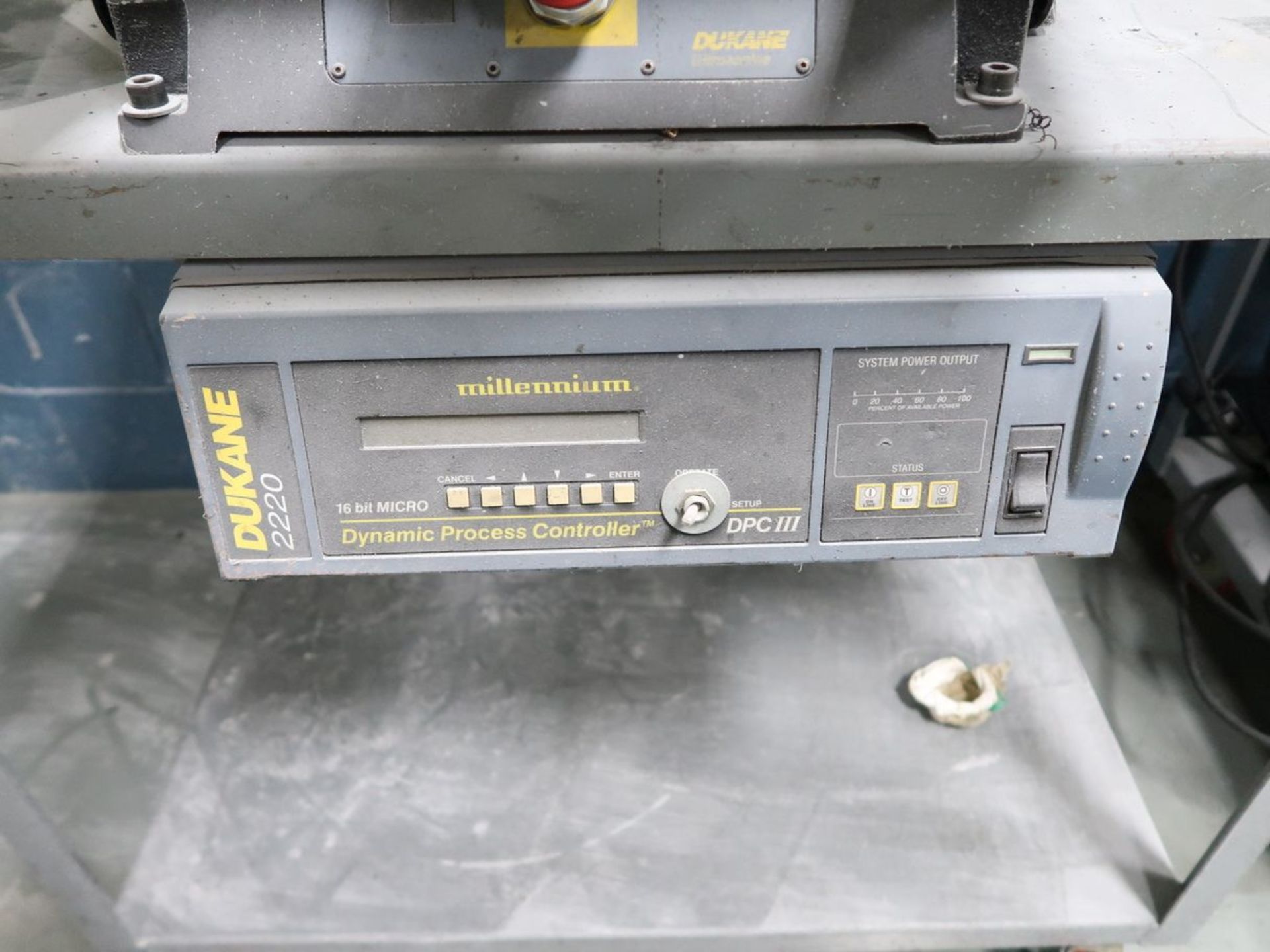 DUKANE MODEL 210 ULTRASONIC WELDER WITH DUKANE 2220 DYNAMIC PROCESS CONTROLLER **OUT OF SERVICE** - Image 4 of 5