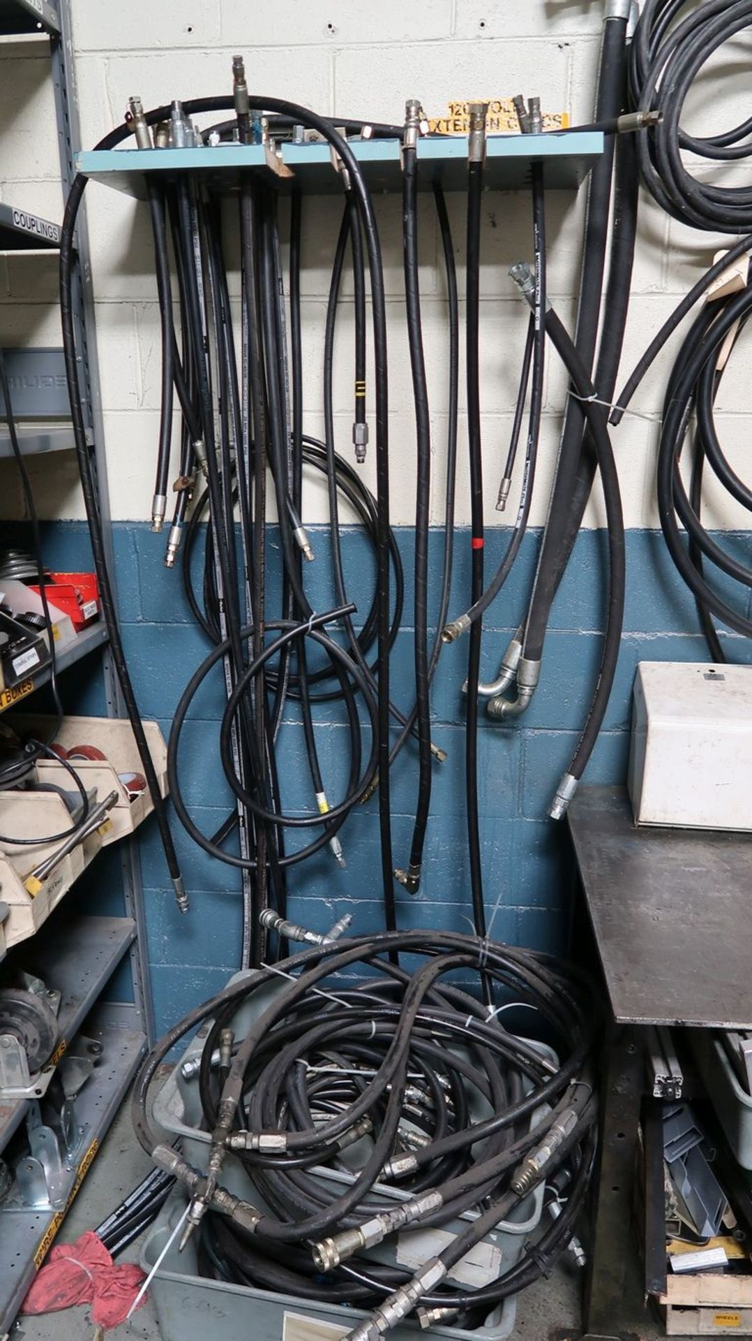 (LOT) CONTENTS OF MAINTENANCE ROOM INCLUDING LIGHTING, HYDRAULIC HOSE, HARDWARE, CONNECTORS, - Image 11 of 18