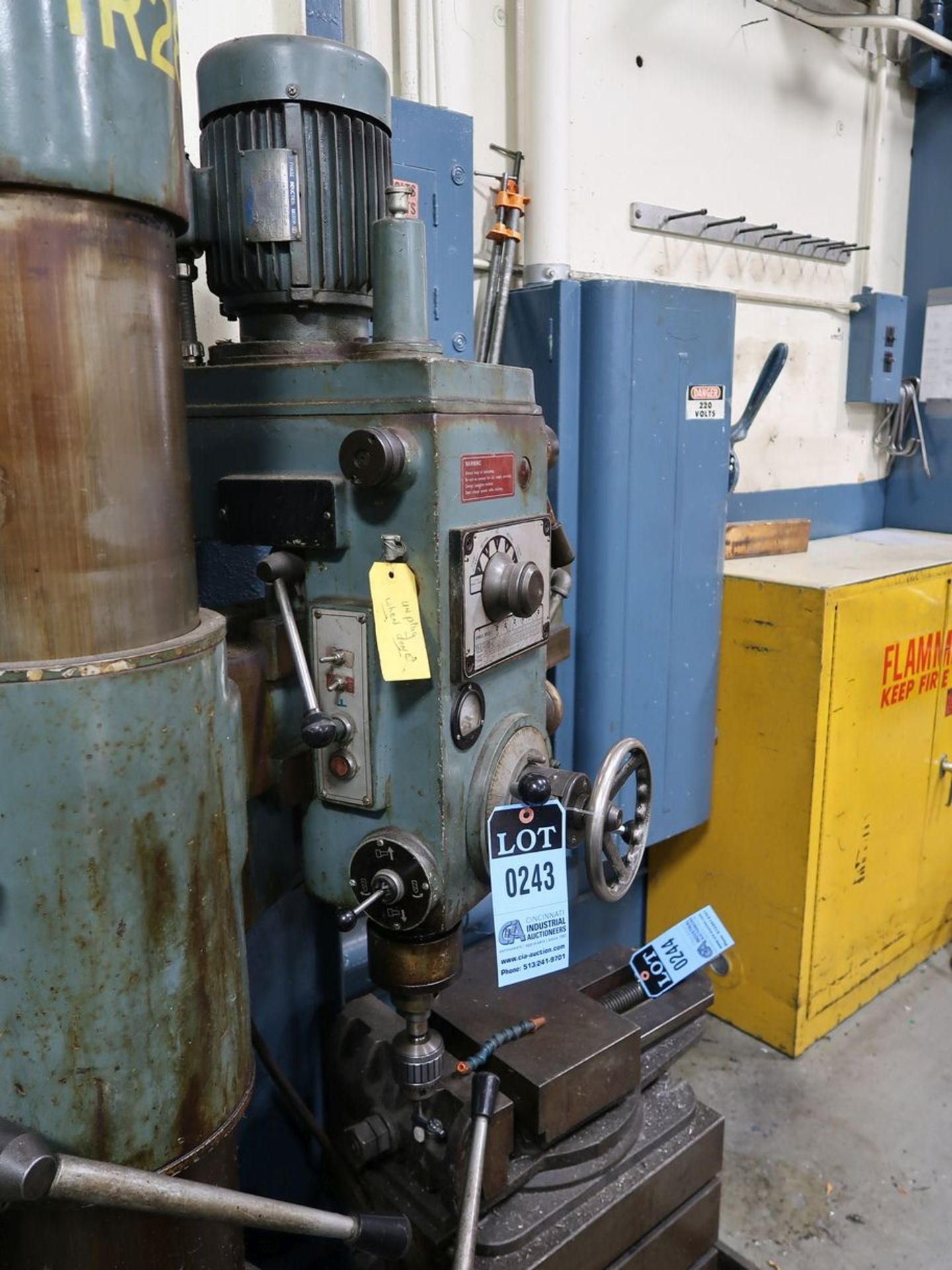 32" ARM X 8" COL. MFG. UNKNOWN RADIAL ARM DRILL; S/N N/A - Image 8 of 9