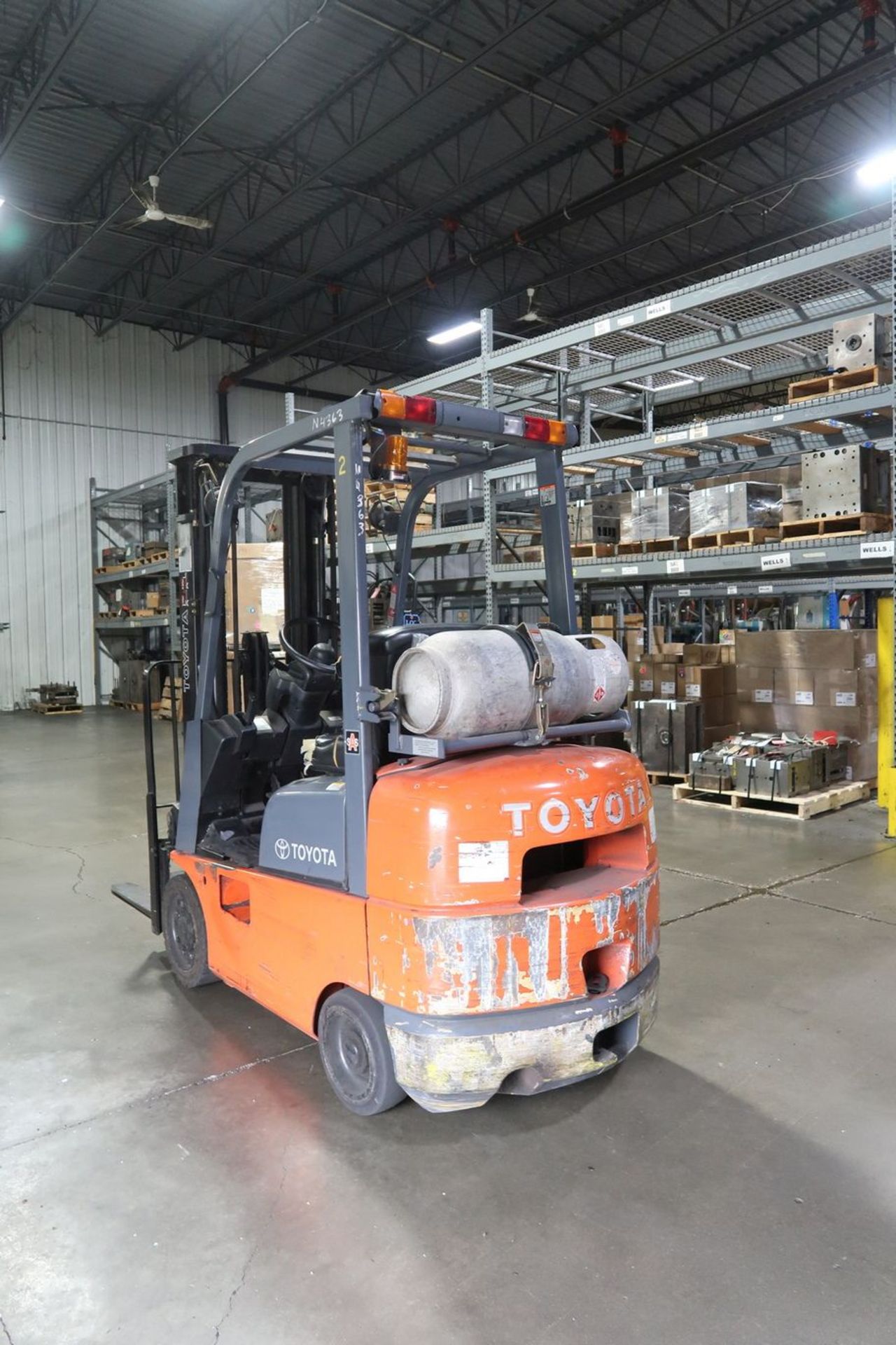 **3,500 LB. TOYOTA MODEL 7FGCSU20 LP GAS SOLID TIRE LIFT TRUCK; S/N 66110-0338, 3-STAGE MAST, 82" - Image 4 of 8