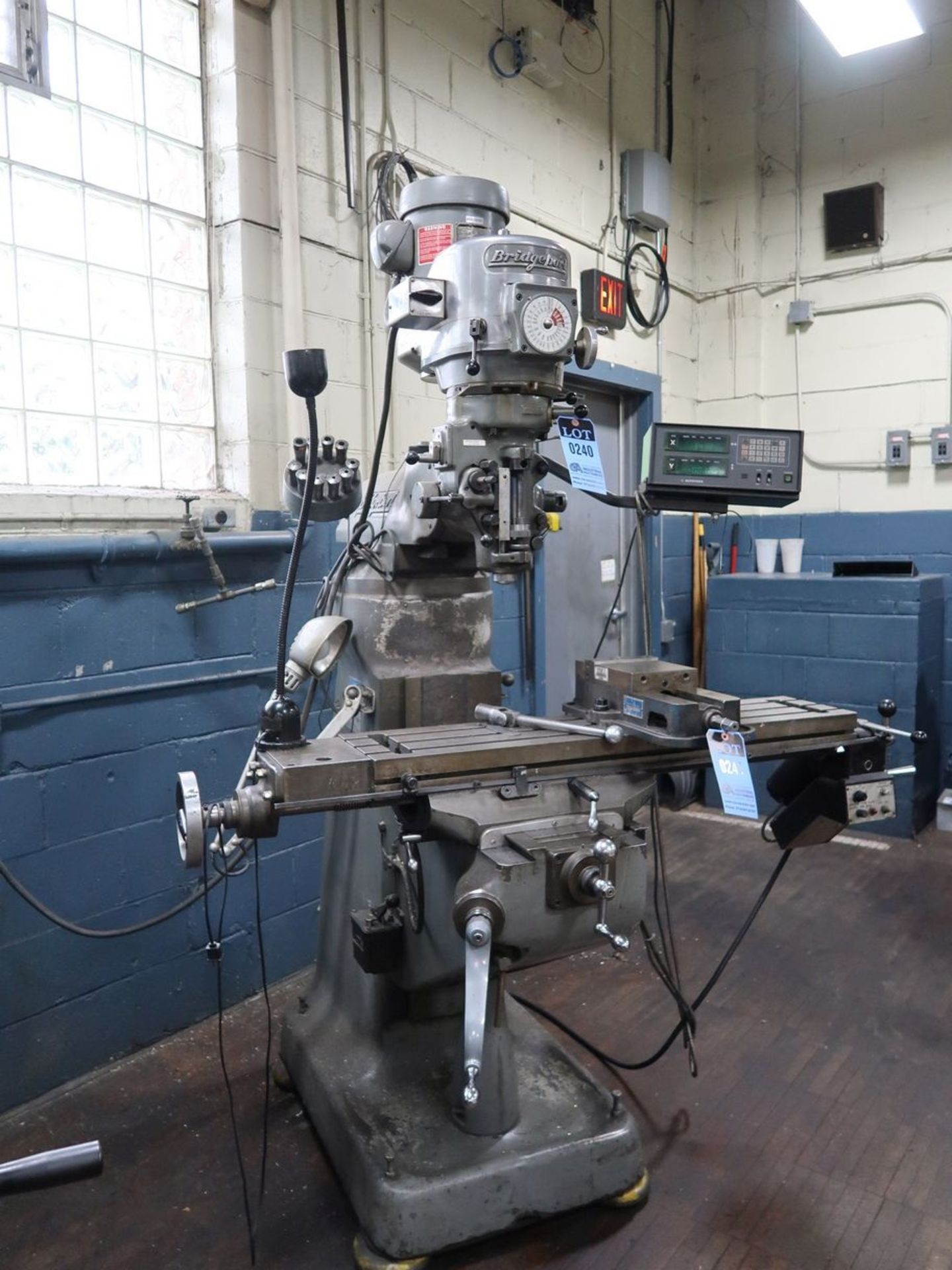 1-1/2 HP BRIDGEPORT VERTICAL MILLING MACHINE; S/N 162648, W/ MITUTOYO DRO