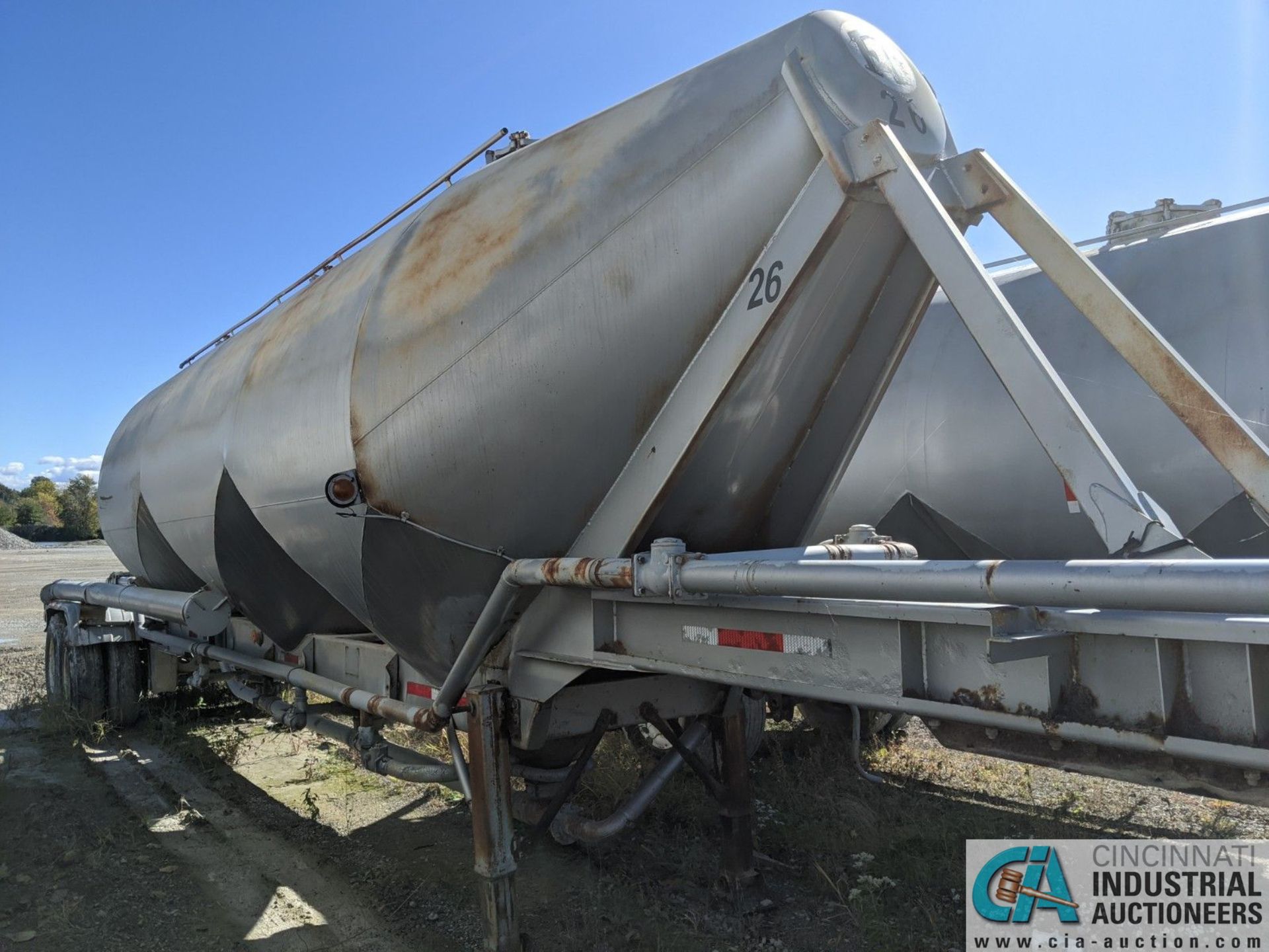 1985 FRUEHAUF BULT TANKER TRAILER; S/N 1H4B04129FK000302 **1 Williams Street, Grand River, OH - Image 2 of 14