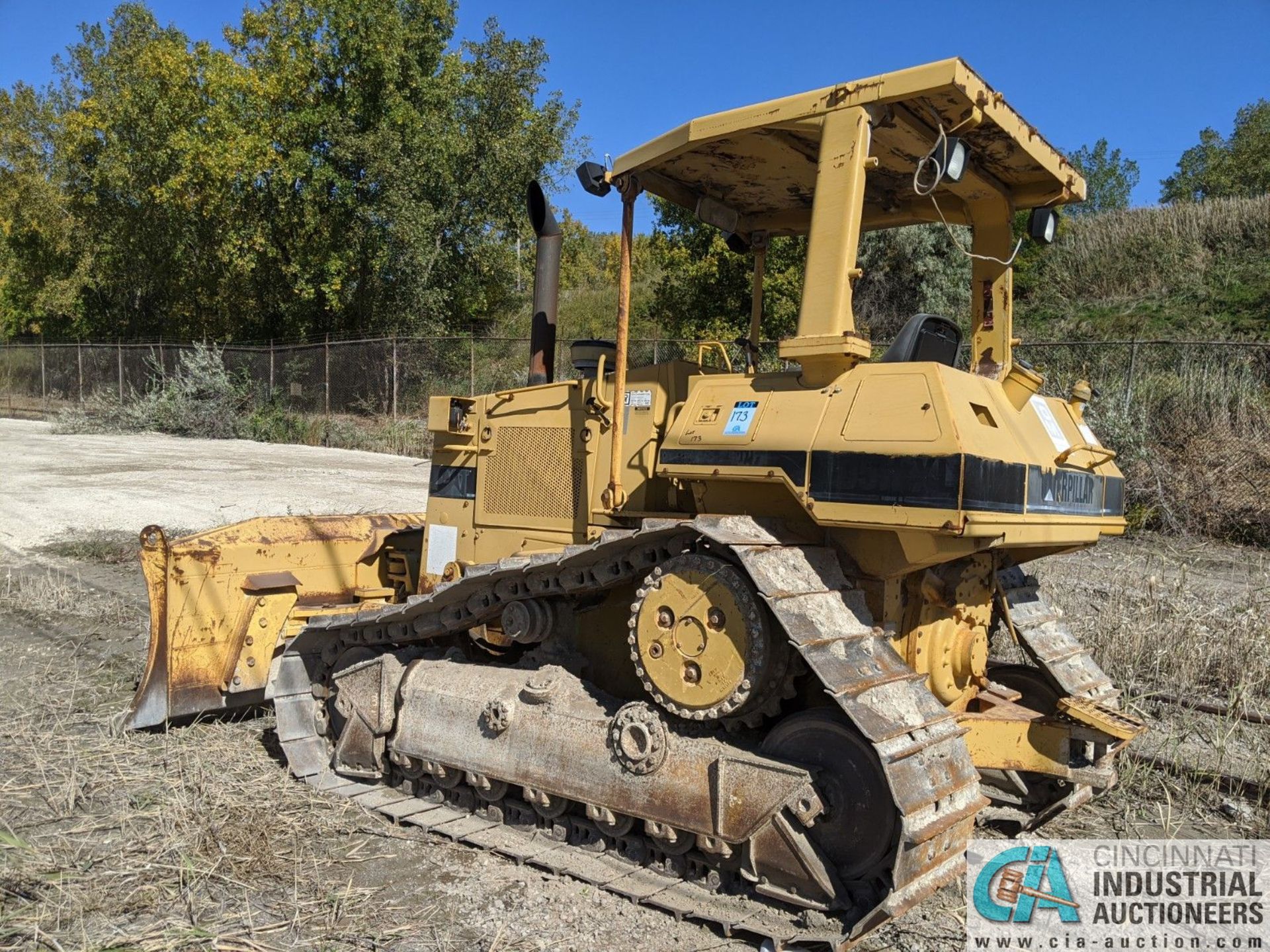 1993 CATERPILLAR MODEL D5H INCLINE TRACK CRAWLER DOZER; S/N 12Z48432, ENGINE NO. 3304, PRODUCT ID - Image 2 of 13