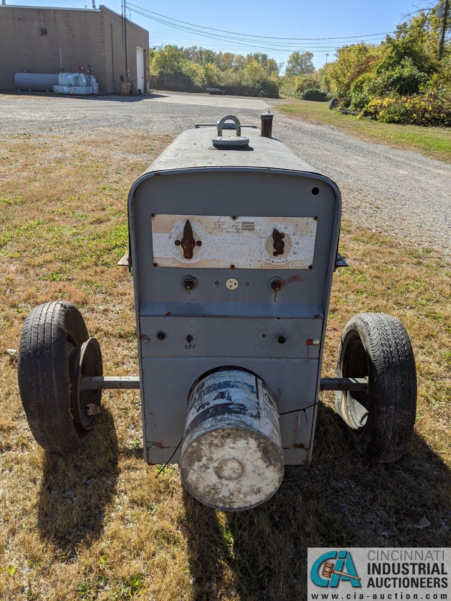 LINCOLN MODEL SA200-F-162 PORTABLE WELDER; S/N A447-152, ENGINE HAS STUCK VALVE **7954 Reynolds - Image 3 of 5