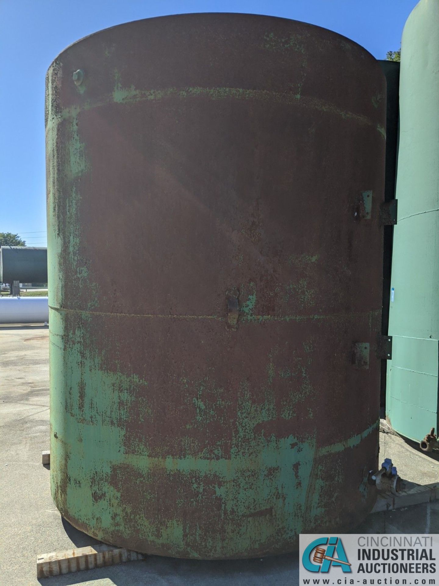 210 BARREL OIL FIELD TANK **38700 Pelton Rd., Willoughby, OH 44094 - John Magnassum: 440-667-9414** - Image 2 of 2