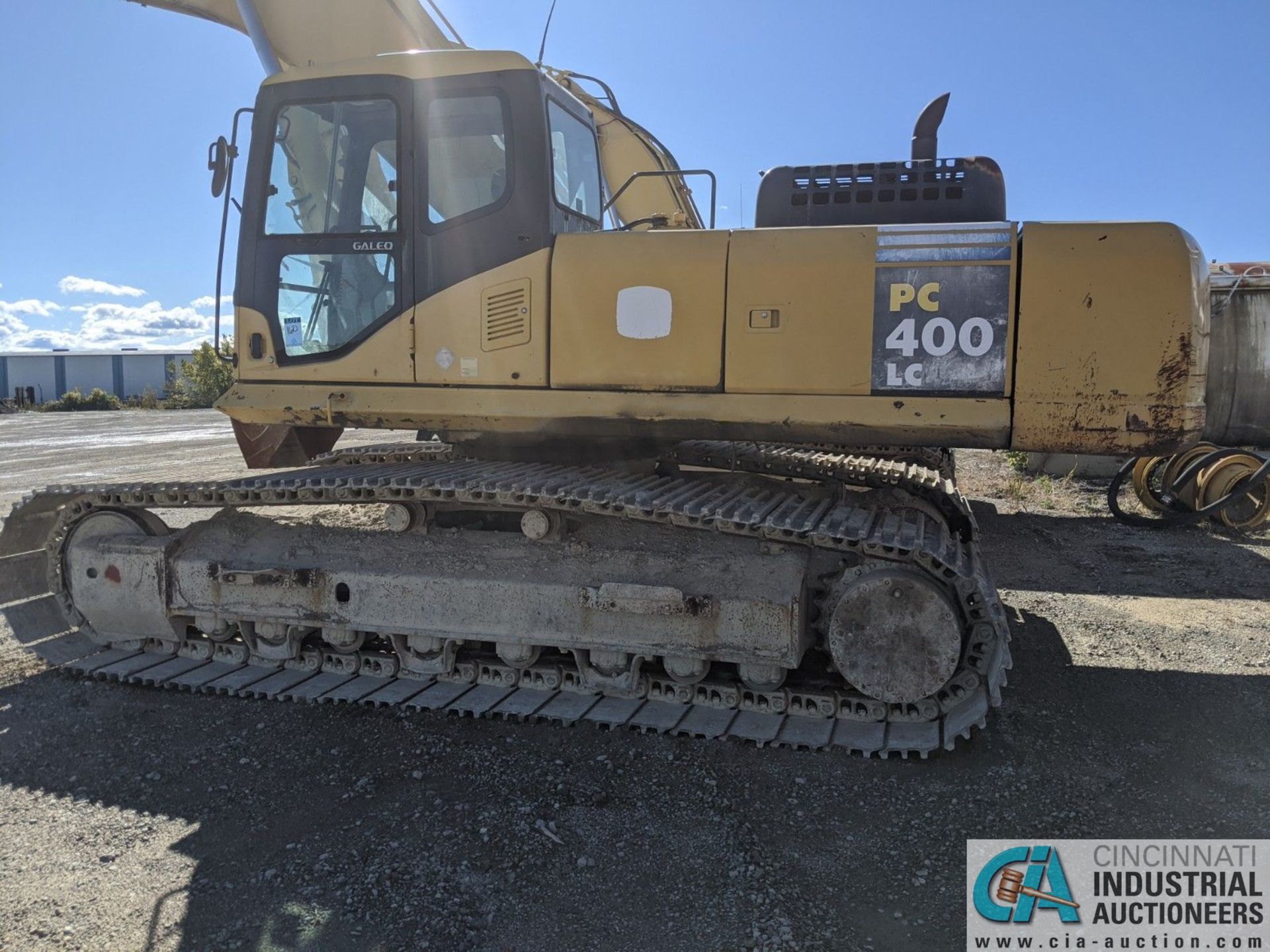 KOMATSU MODEL PC400U EXCAVATOR; S/N 50254, 56" BUCKET, MAINTENANCE RECORDS SHOS 8,715 HOURS IN MAY - Image 5 of 14