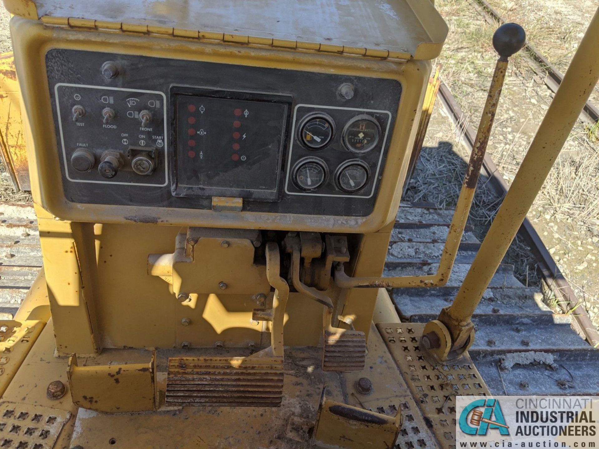 1993 CATERPILLAR MODEL D5H INCLINE TRACK CRAWLER DOZER; S/N 12Z48432, ENGINE NO. 3304, PRODUCT ID - Image 11 of 13