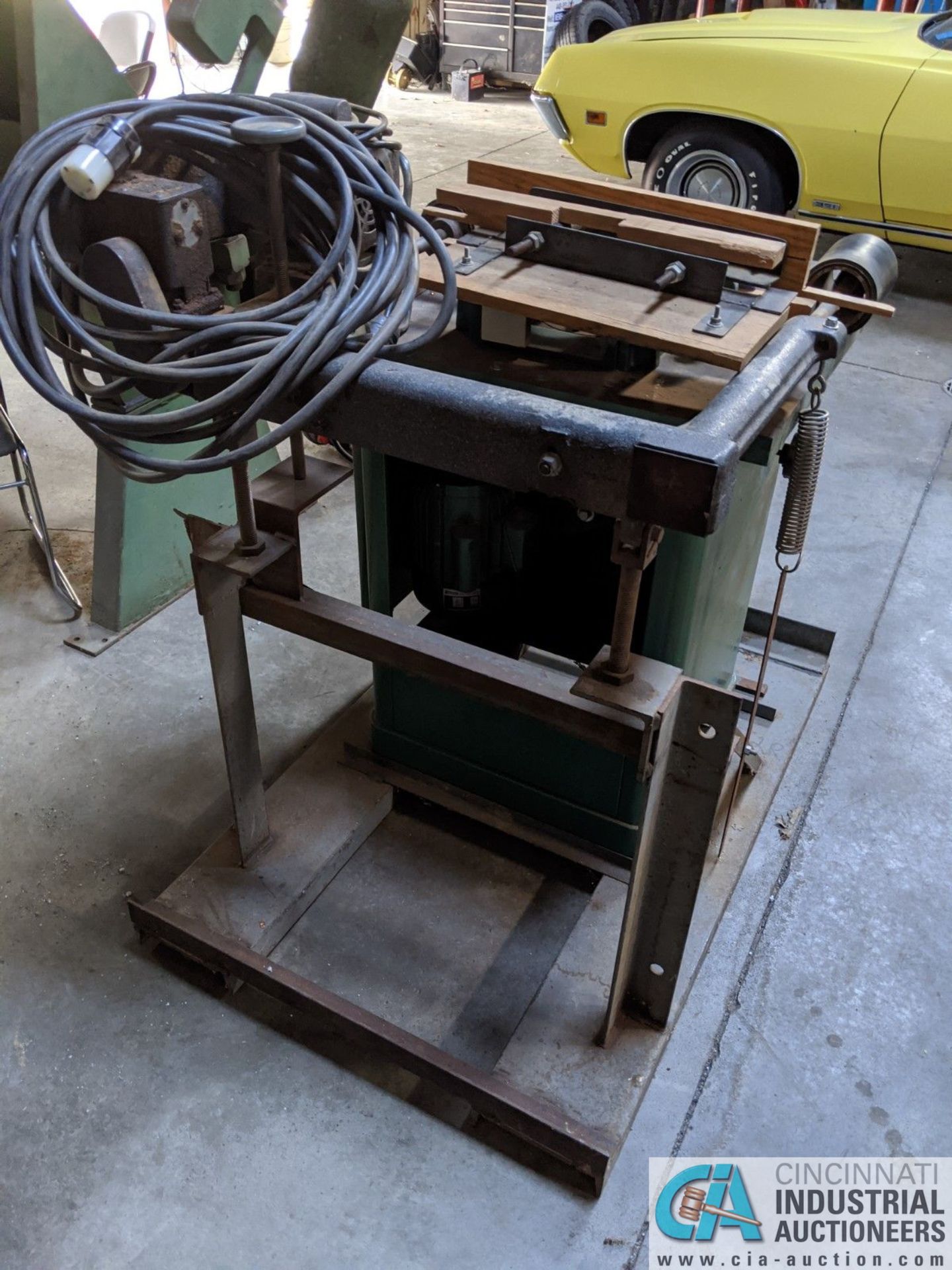 3-HP GRIZZLY MODEL G1026 SHAPER; S/N 457953, 3" SPINDLE TRAVEL (8635 East Ave., Mentor, OH 44060 - - Image 3 of 8