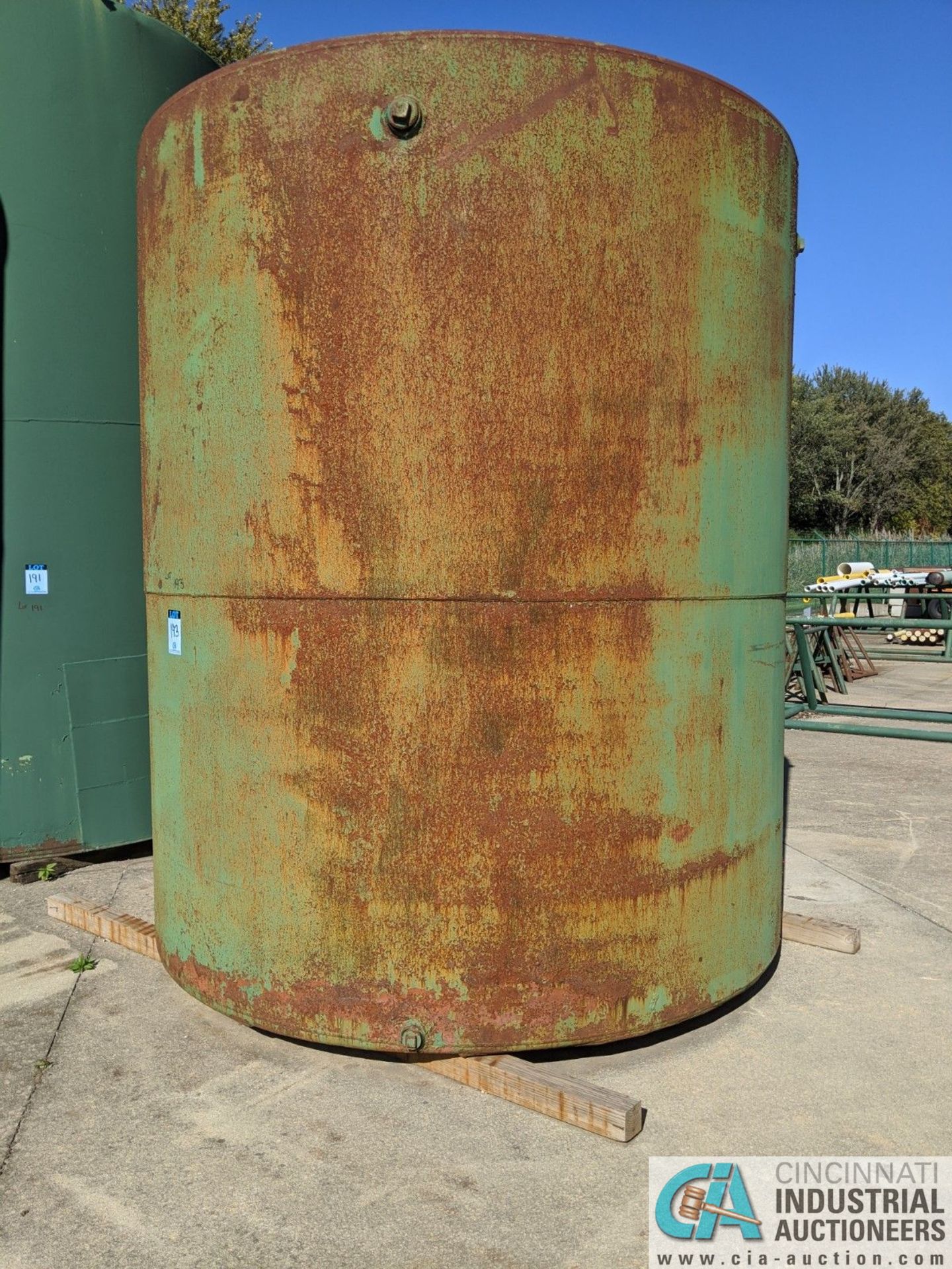 210 BARREL OIL FIELD TANK **38700 Pelton Rd., Willoughby, OH 44094 - John Magnassum: 440-667-9414**