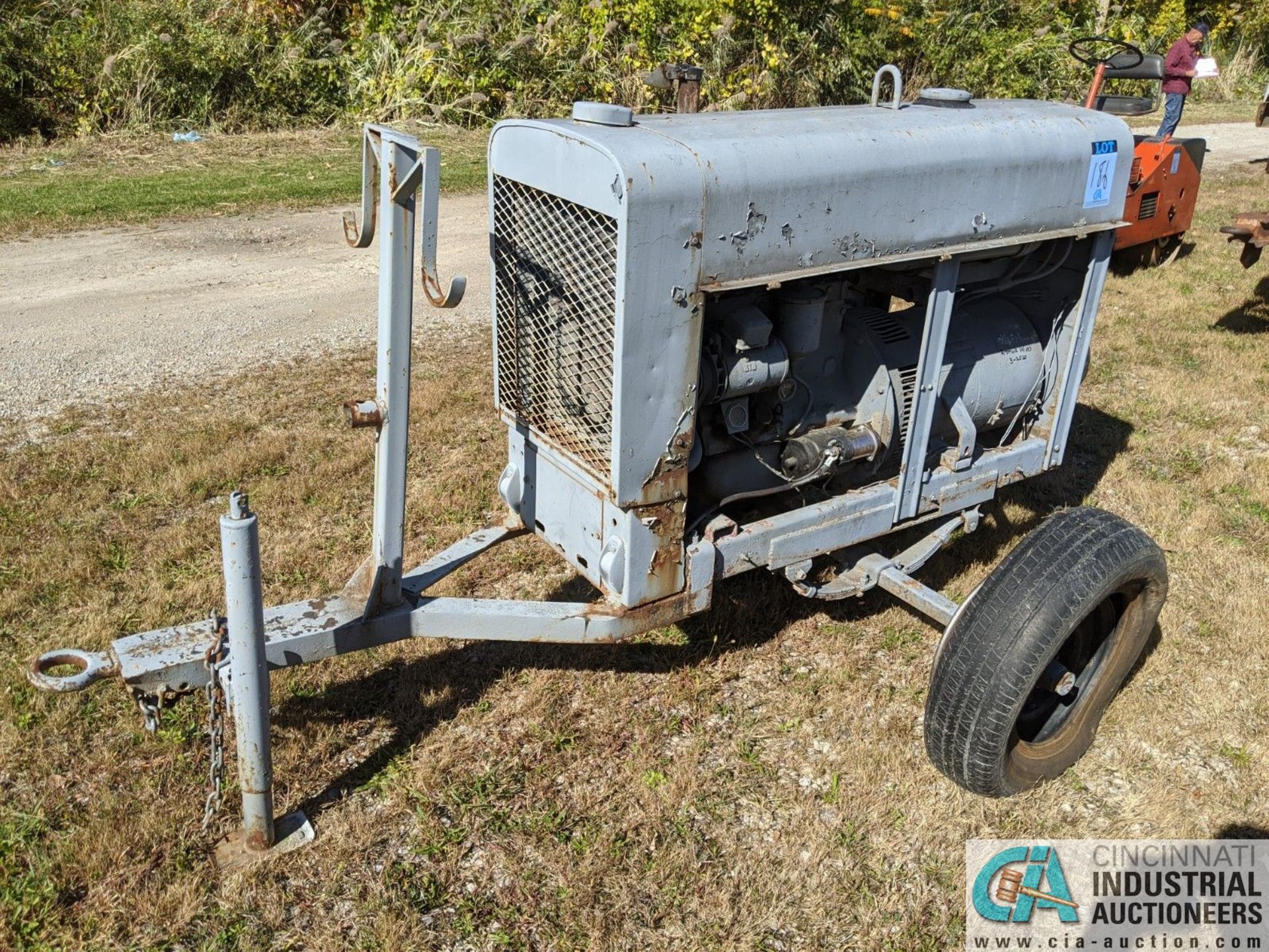 LINCOLN MODEL SA200-F-162 PORTABLE WELDER; S/N A447-152, ENGINE HAS STUCK VALVE **7954 Reynolds