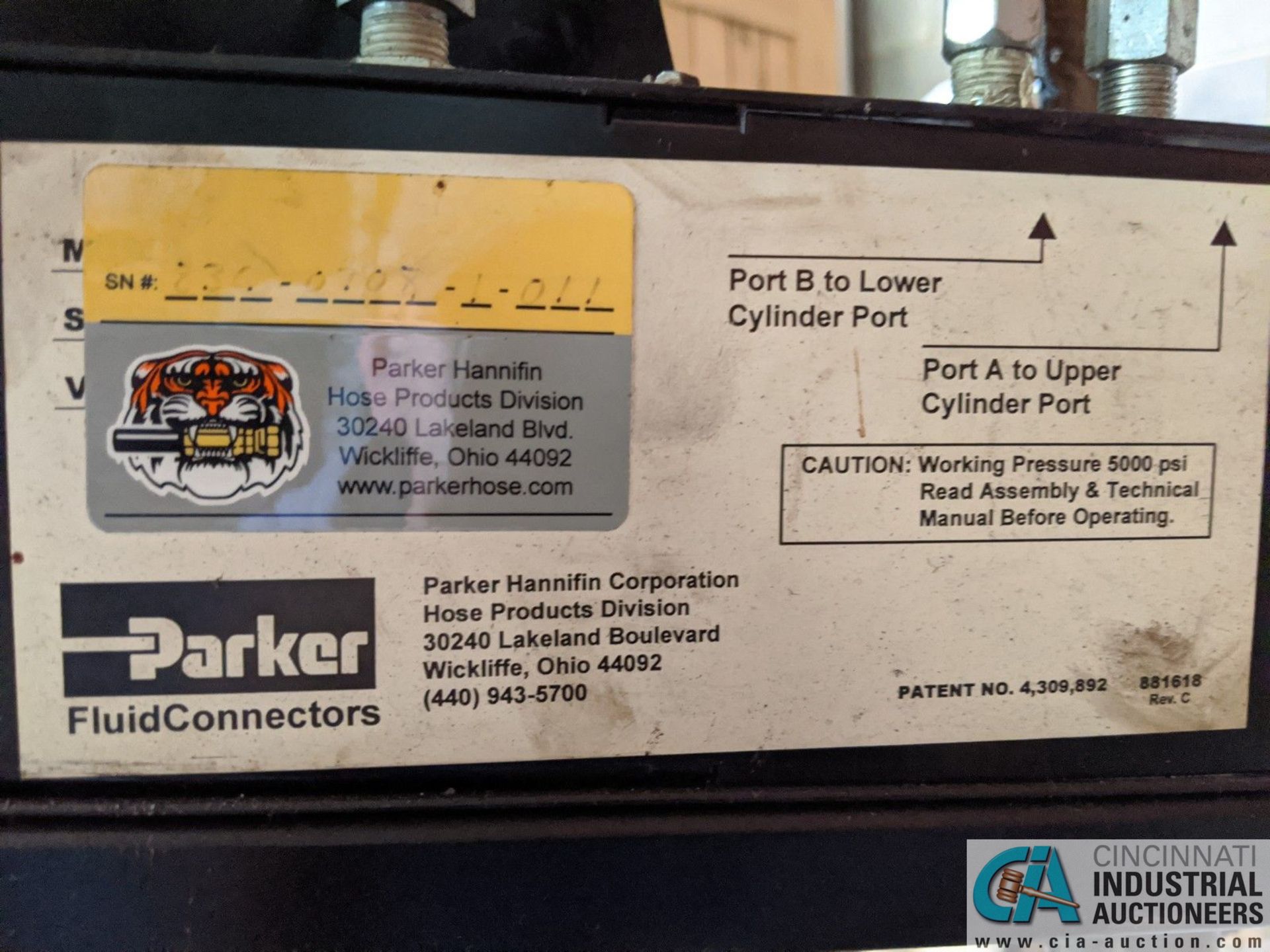 PARKER MODEL 83C HYDRAULIC HOSE CRIMPING MACHINE W/ ASSORTMENT OF DIES, FITTINGS, SET-UP TABLE & - Image 8 of 11