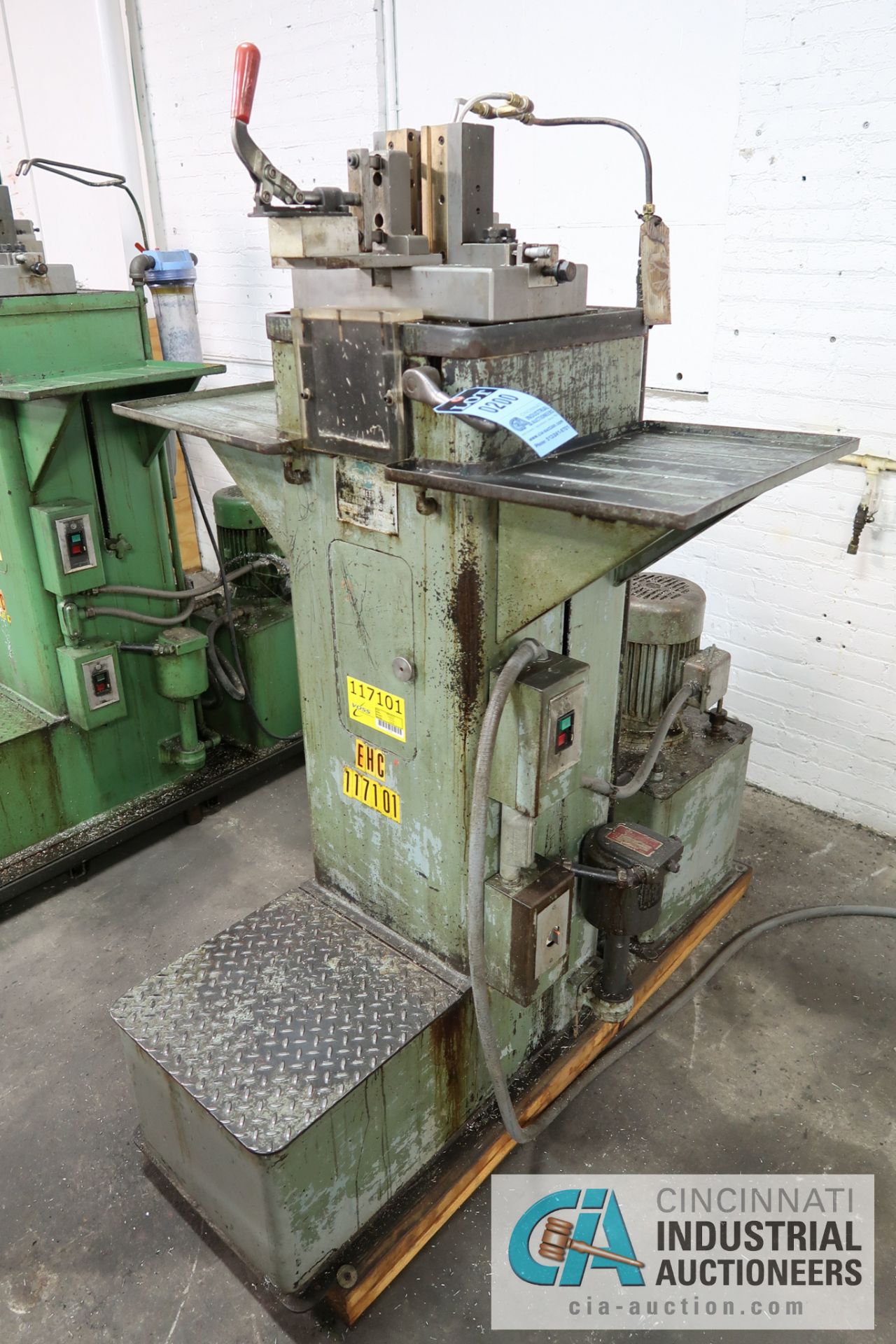 PIONEER MODEL VT-315A BROACHING MACHINE; S/N A-1576 **LOADING FEE DUE THE "ERRA" GRG TRUCKING, $ - Image 2 of 5