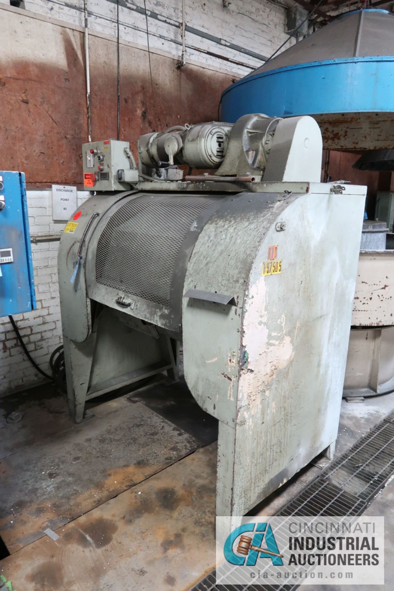 32" DIAMETER ALMCO MODEL BARREL TUMBLER PARTS FINISHER; S/N DB-200-30-2 **LOADING FEE DUE THE "ERRA"