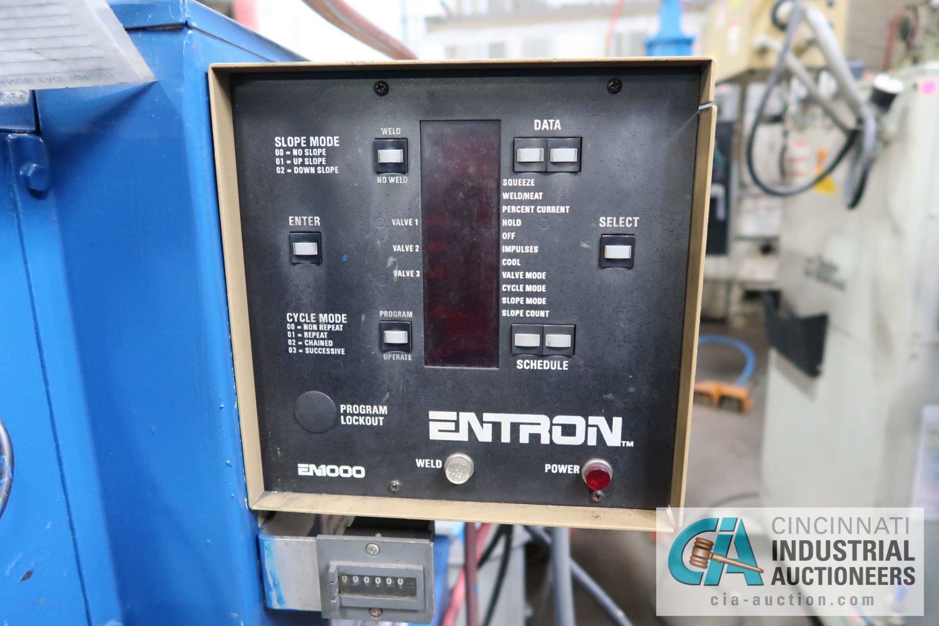 20 KVA TAYLOR-WINFIELD MODEL EBA3-8-20 SPOT WELDER; S/N M79177-B, ENTRON EN1000 CONTROLS, FOOT PEDAL - Image 4 of 7