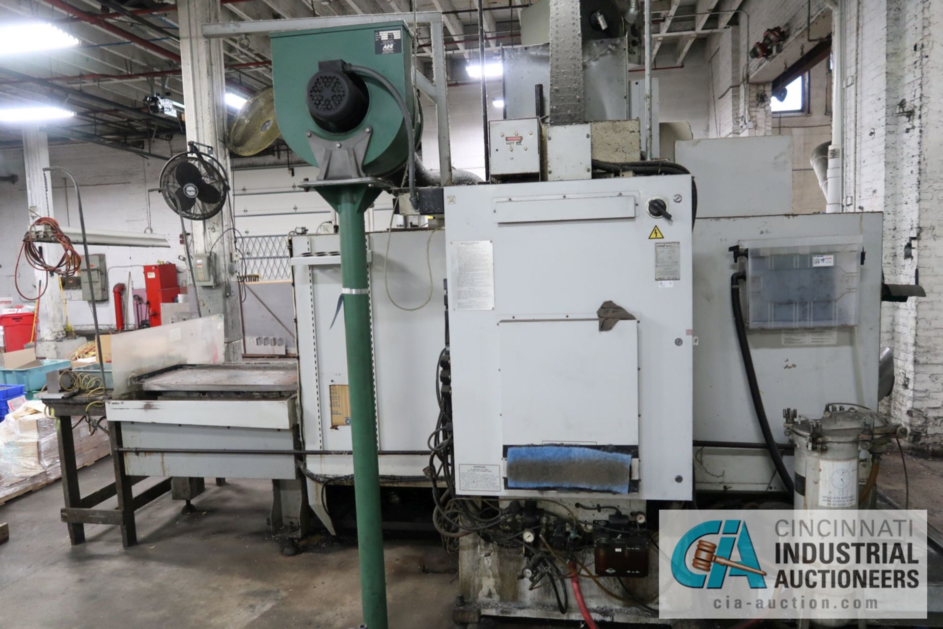 HAAS MODEL VF3 CNC VERTICAL MACHINING CENTER; S/N 21302, 18" X 38" TABLE, 40 TAPER SPINDLE, 24 - Image 11 of 16