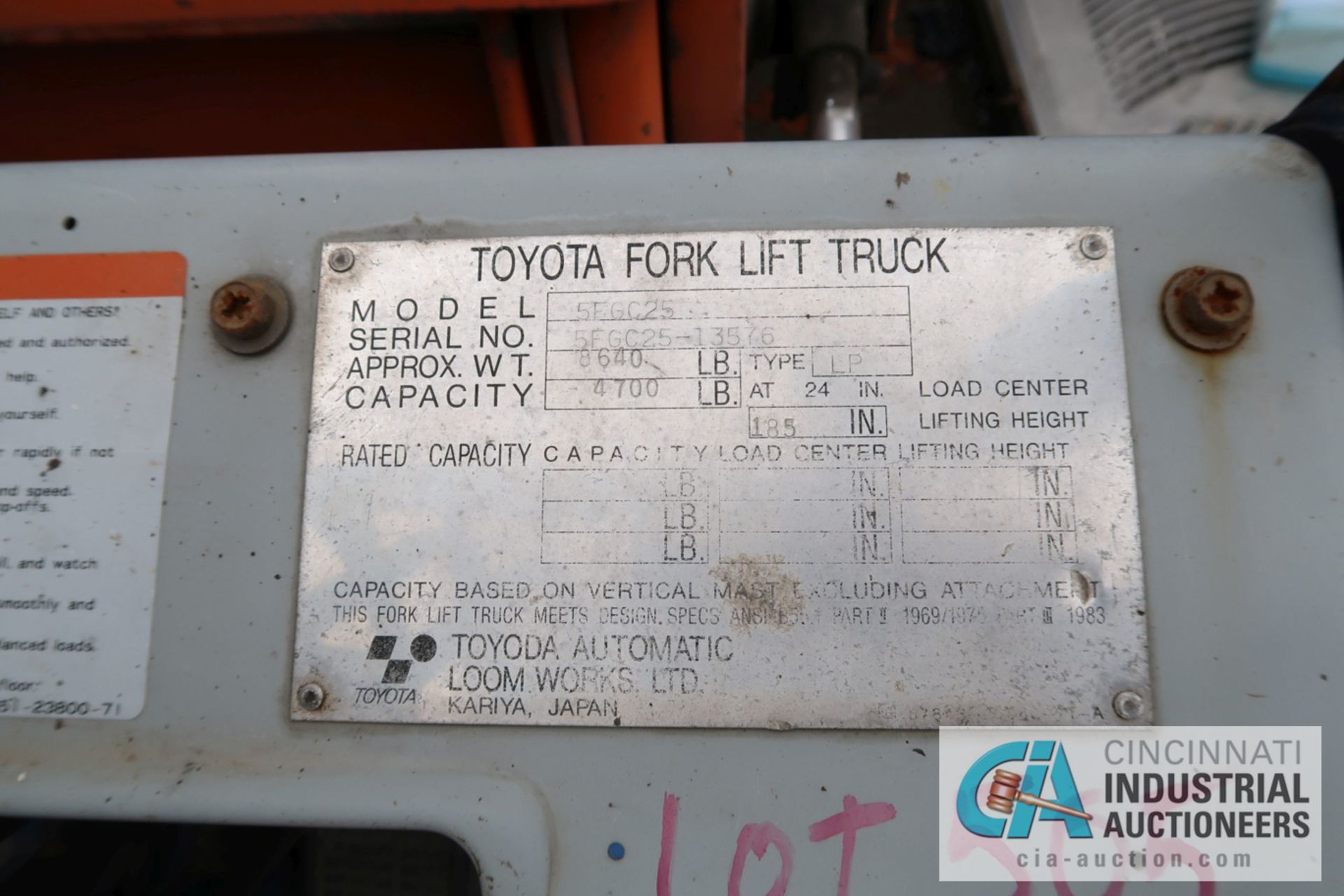 **4,700 LB. CAPACITY TOYOTA MODEL 5FGC25 LP GAS THREE-STAGE LIFT TRUCK; S/N 5FGC25-13576, 185 LIFT - Image 3 of 4