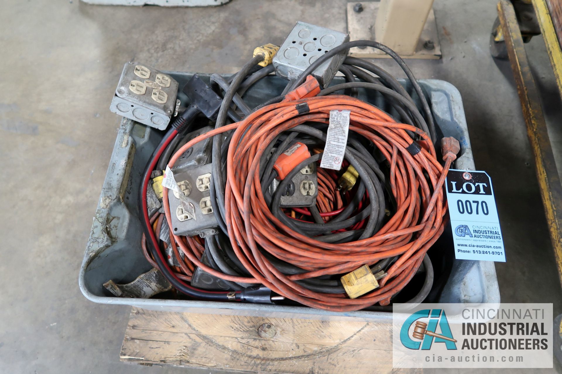 (LOT) ELECTRIC CORDS