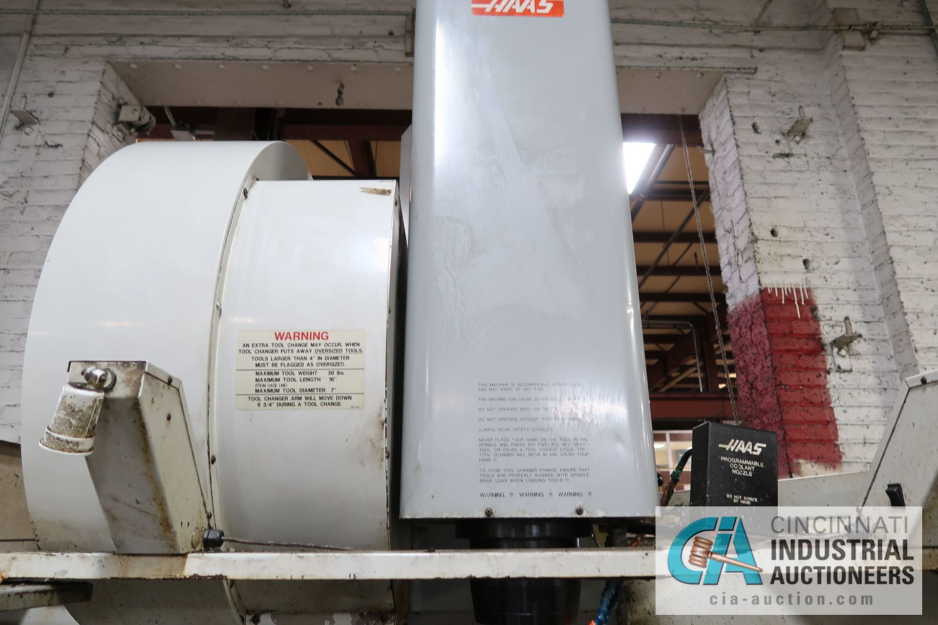 HAAS MODEL VF5/50 CNC VERTICAL MACHINING CENTER; S/N 25662, 23" X 50" TABLE, 50 TAPER SPINDLE, 30- - Image 8 of 17
